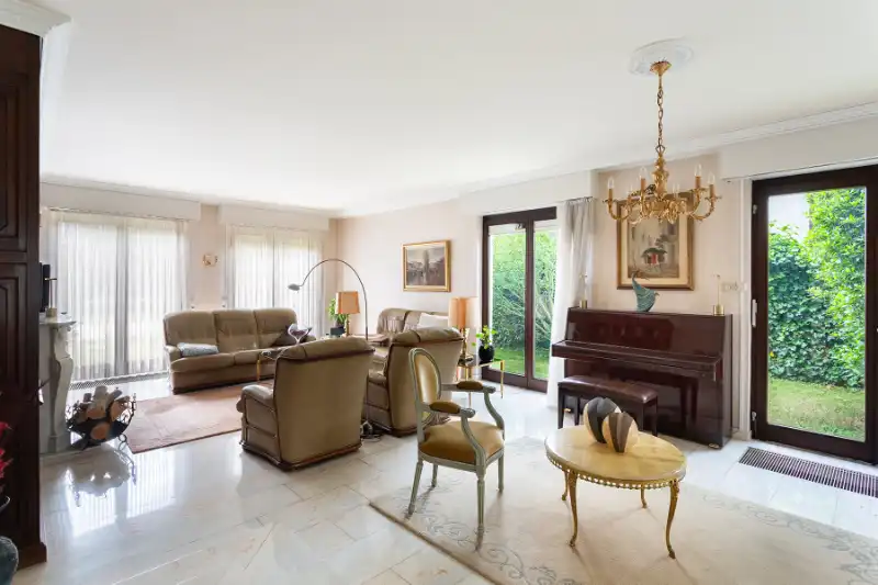 Stijlvolle villa op toplocatie, een zee van ruimte, privacy! foto 5