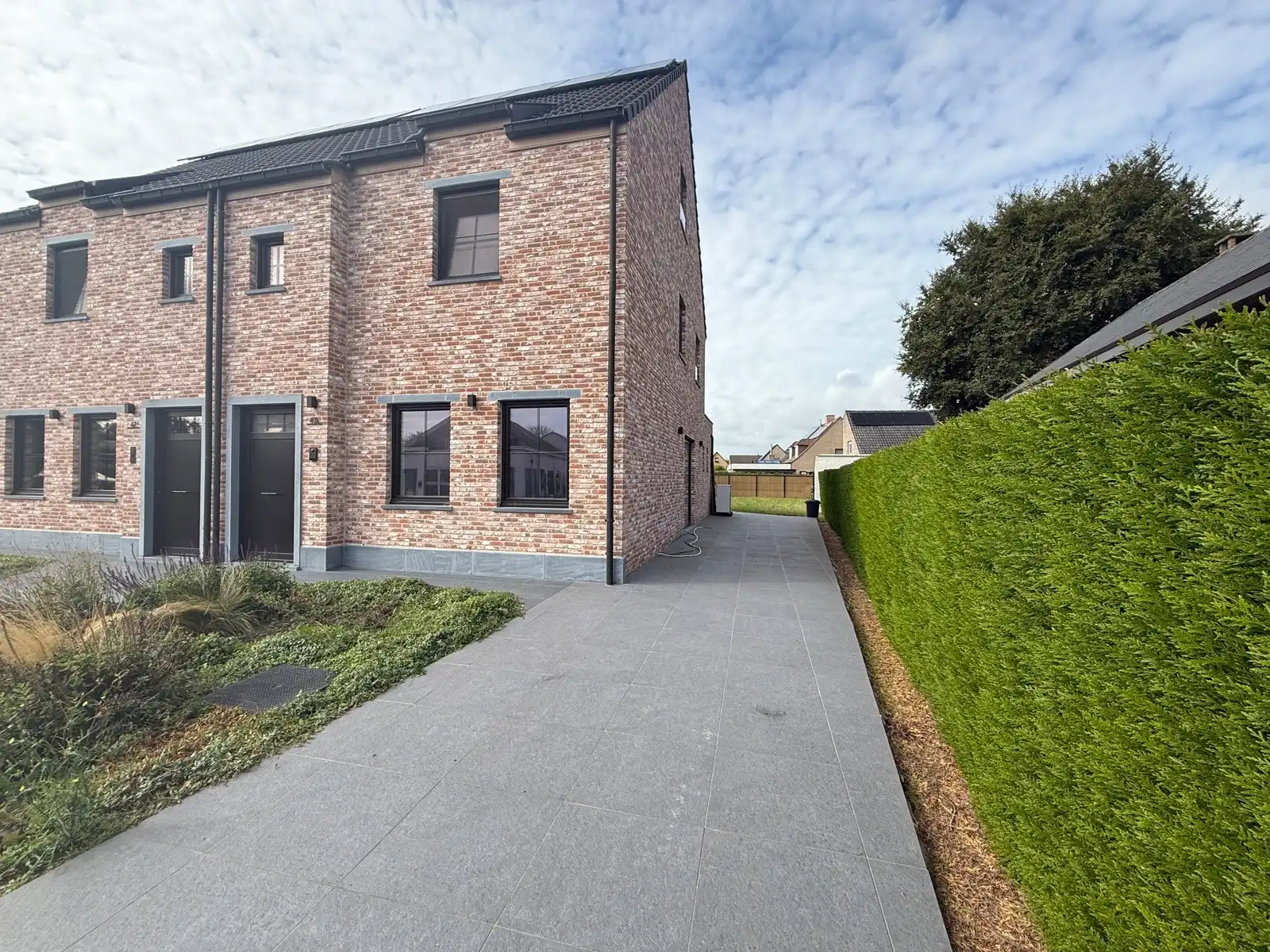Energiezuinig woning met 4 slaapkamers, 2 badkamers en tuin foto 35