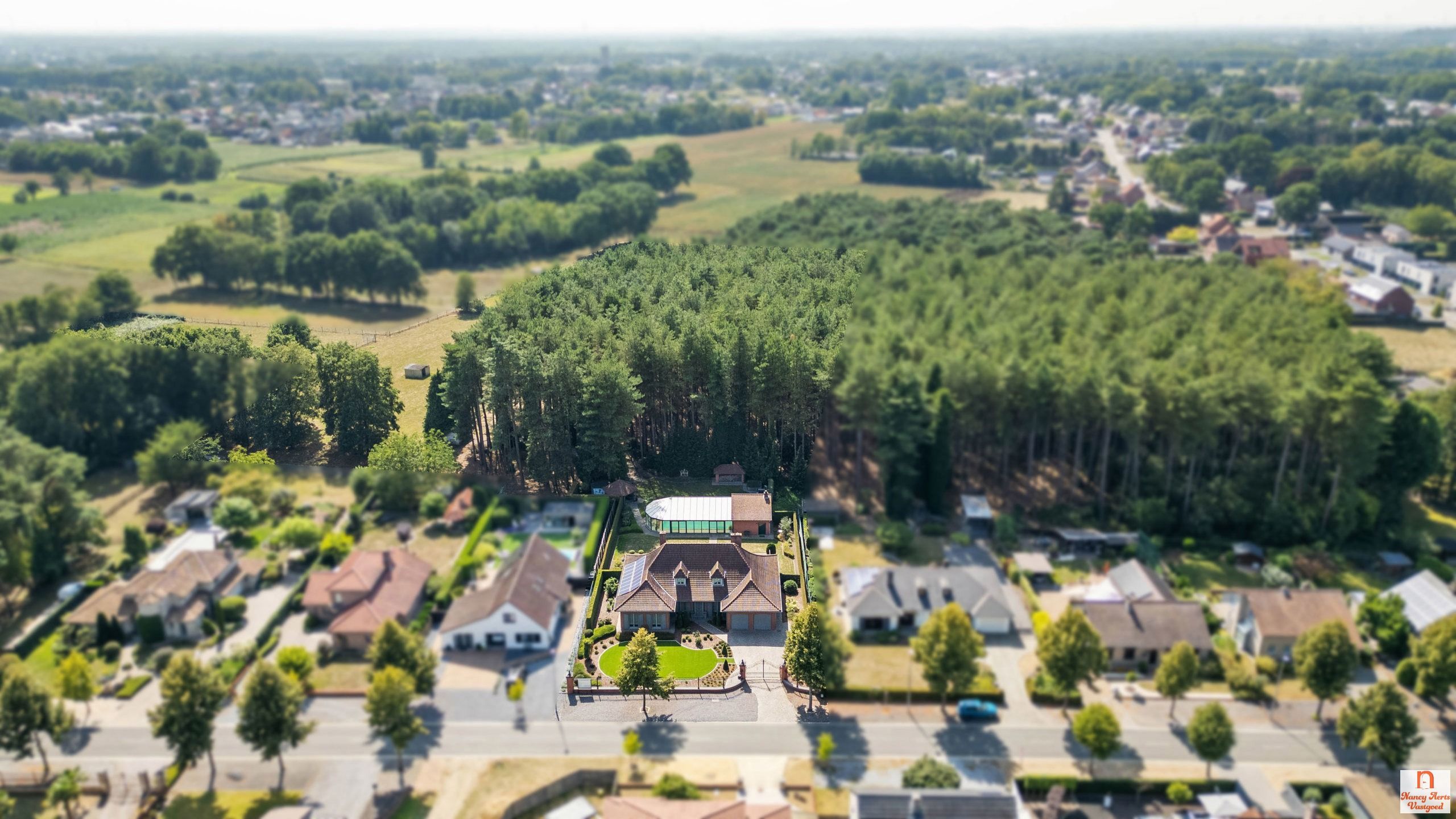 Luxueuze villa met overdekt zwembad, bos en weiland foto 26