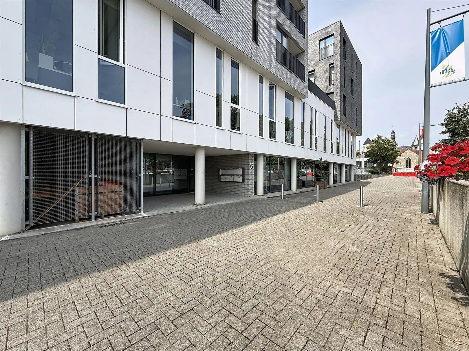 Instapklaar appartement 2de V, kelder en autostaanplaats foto 30