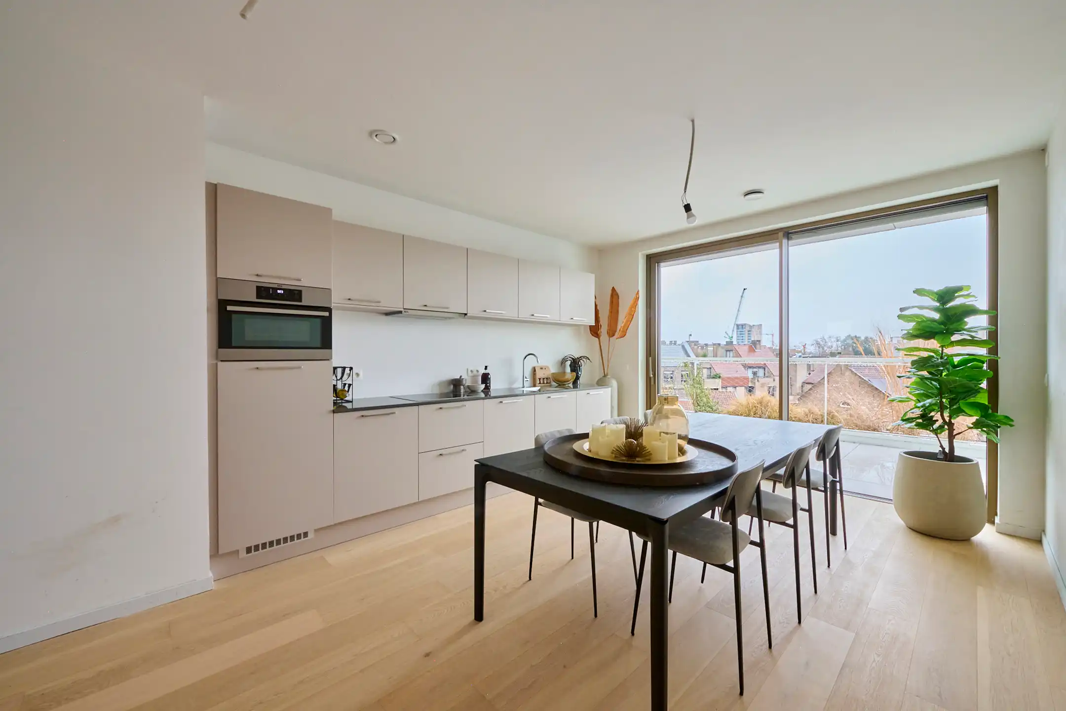 INSTAPKLAAR DOORZONAPPARTEMENT, 108m², 2 SLAAPKAMERS foto 8