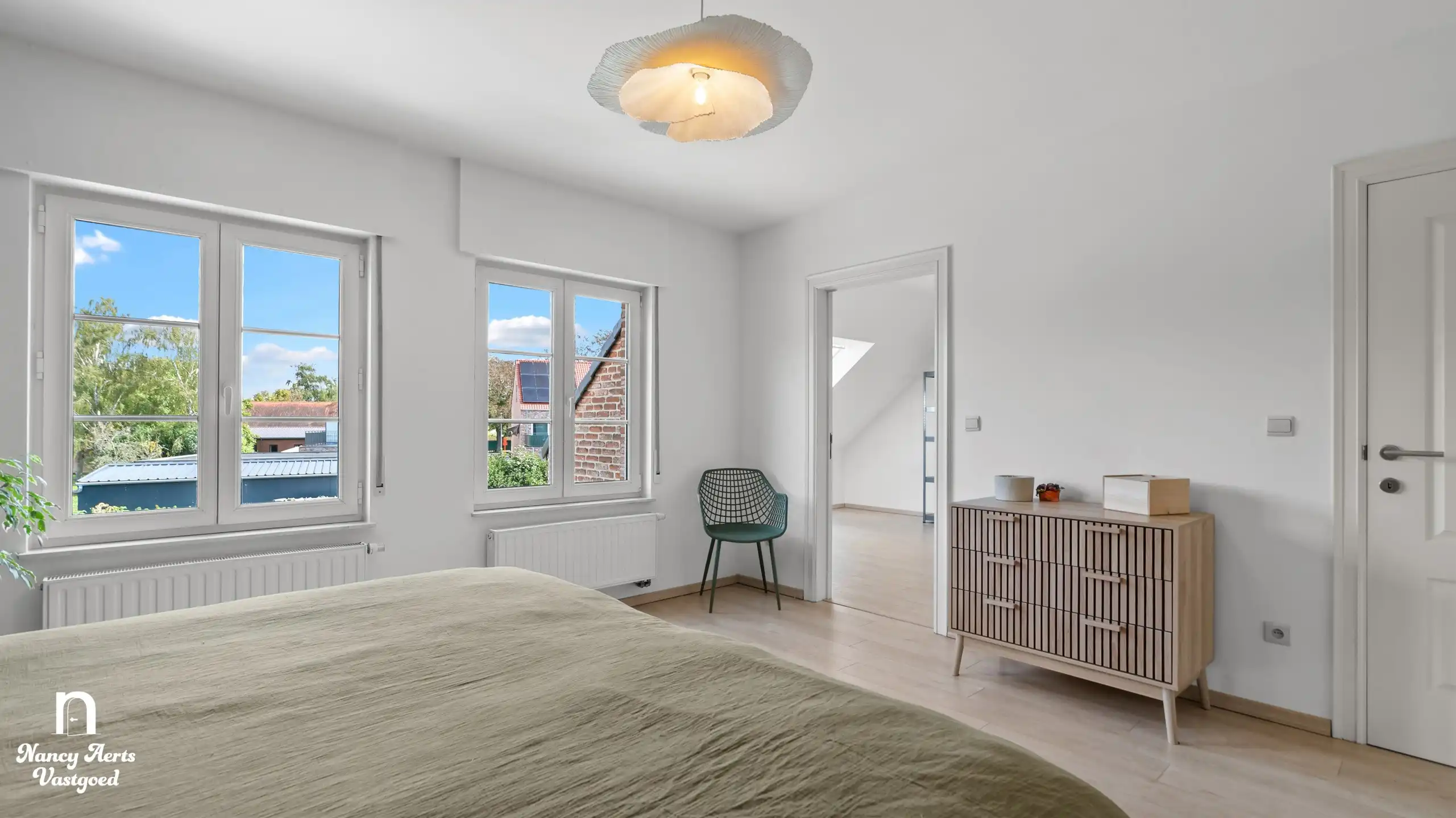 Verrassend ruime woning met aparte studio op rustige locatie foto 31