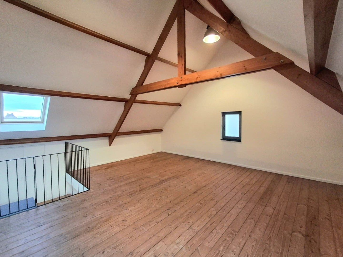 CHARMANTE GEZINSWONING MET 3 SLPKS EN KOER IN HARTJE DENTERGEM foto 11