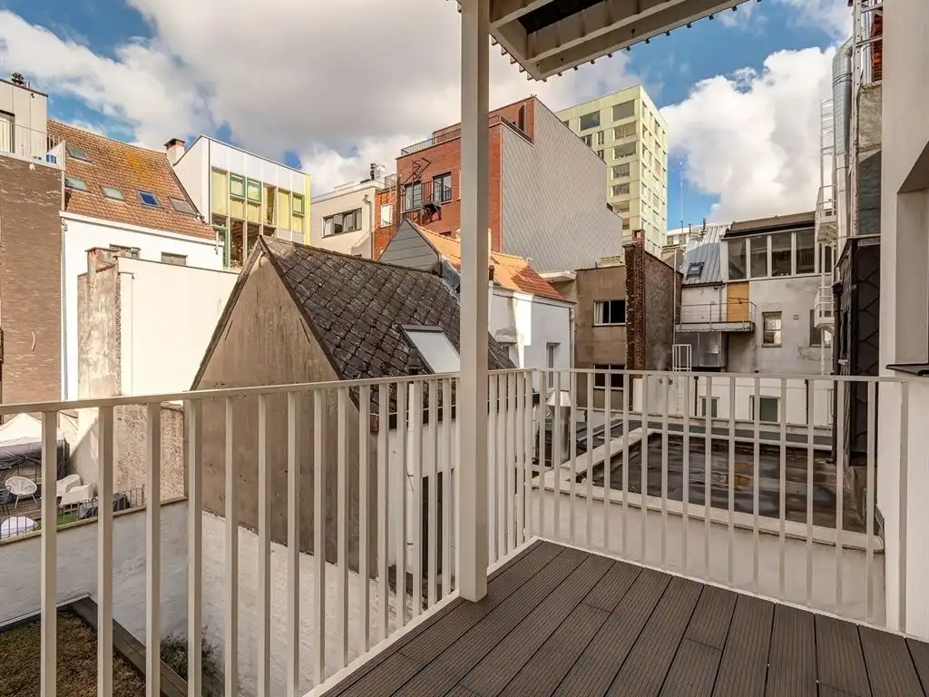 Appartement met terras en zicht op het water foto 8