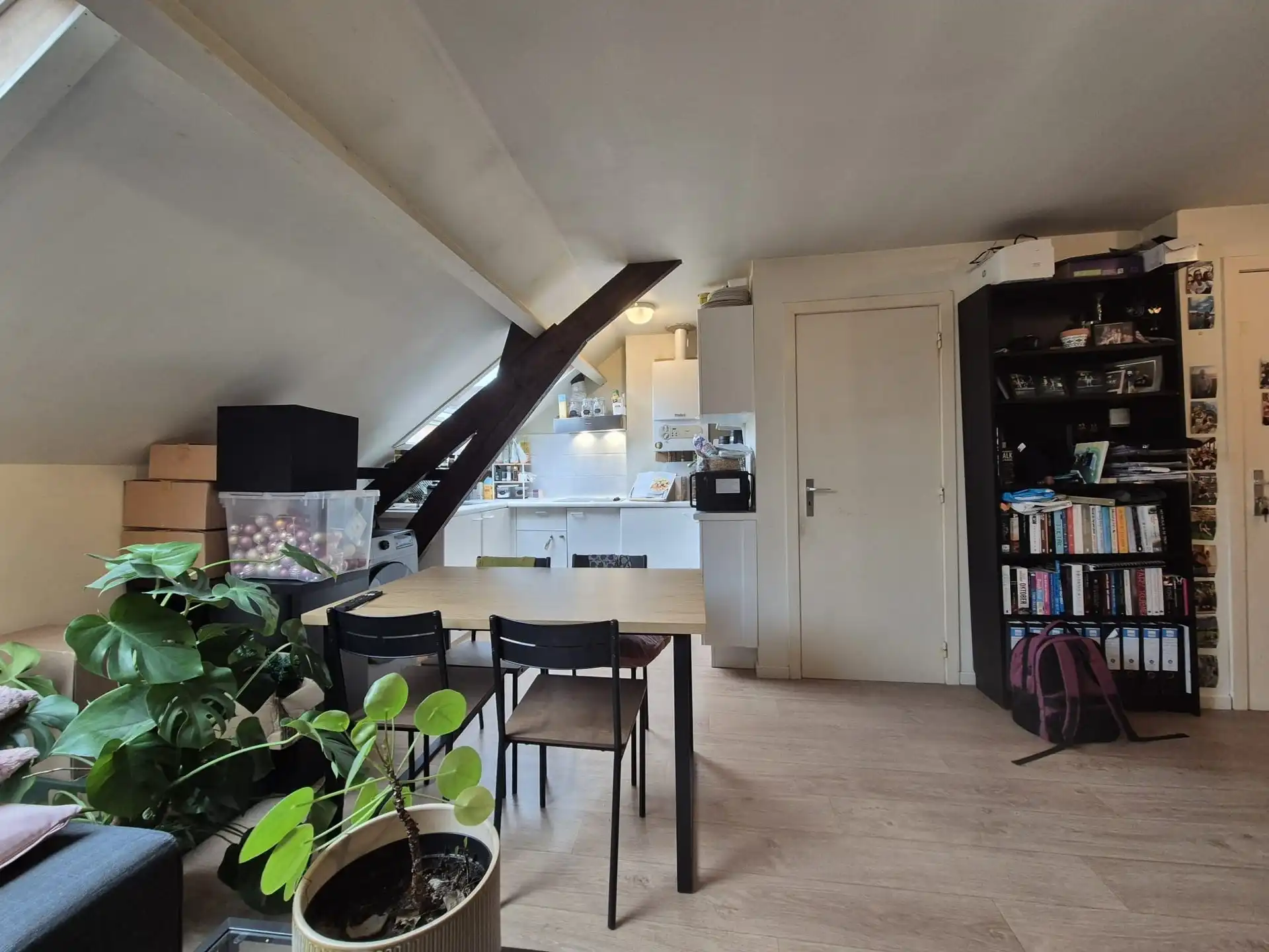 Gunstig gelegen dakappartement aan station.  foto 4