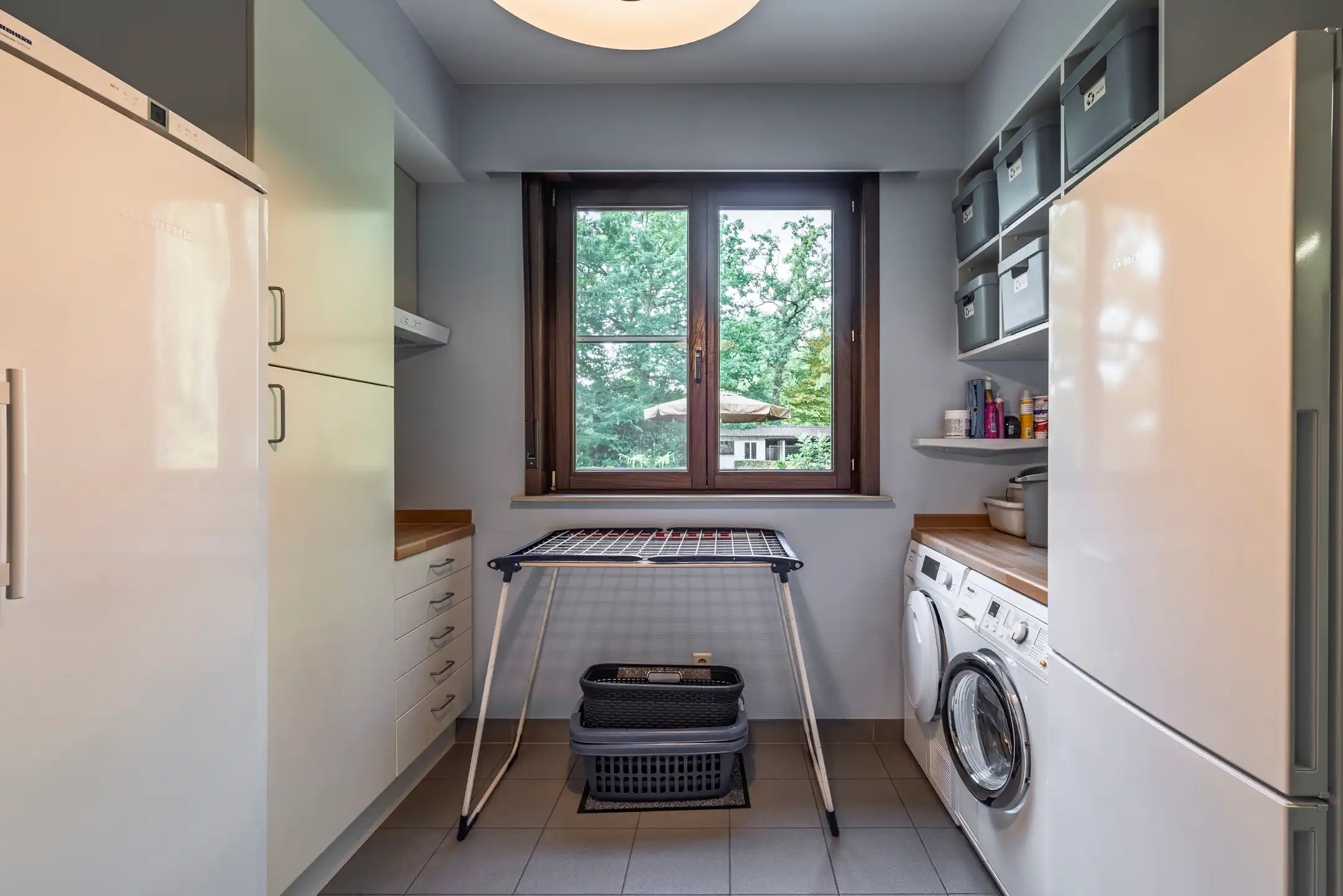 Ruime villa met aangelegde tuin foto 16