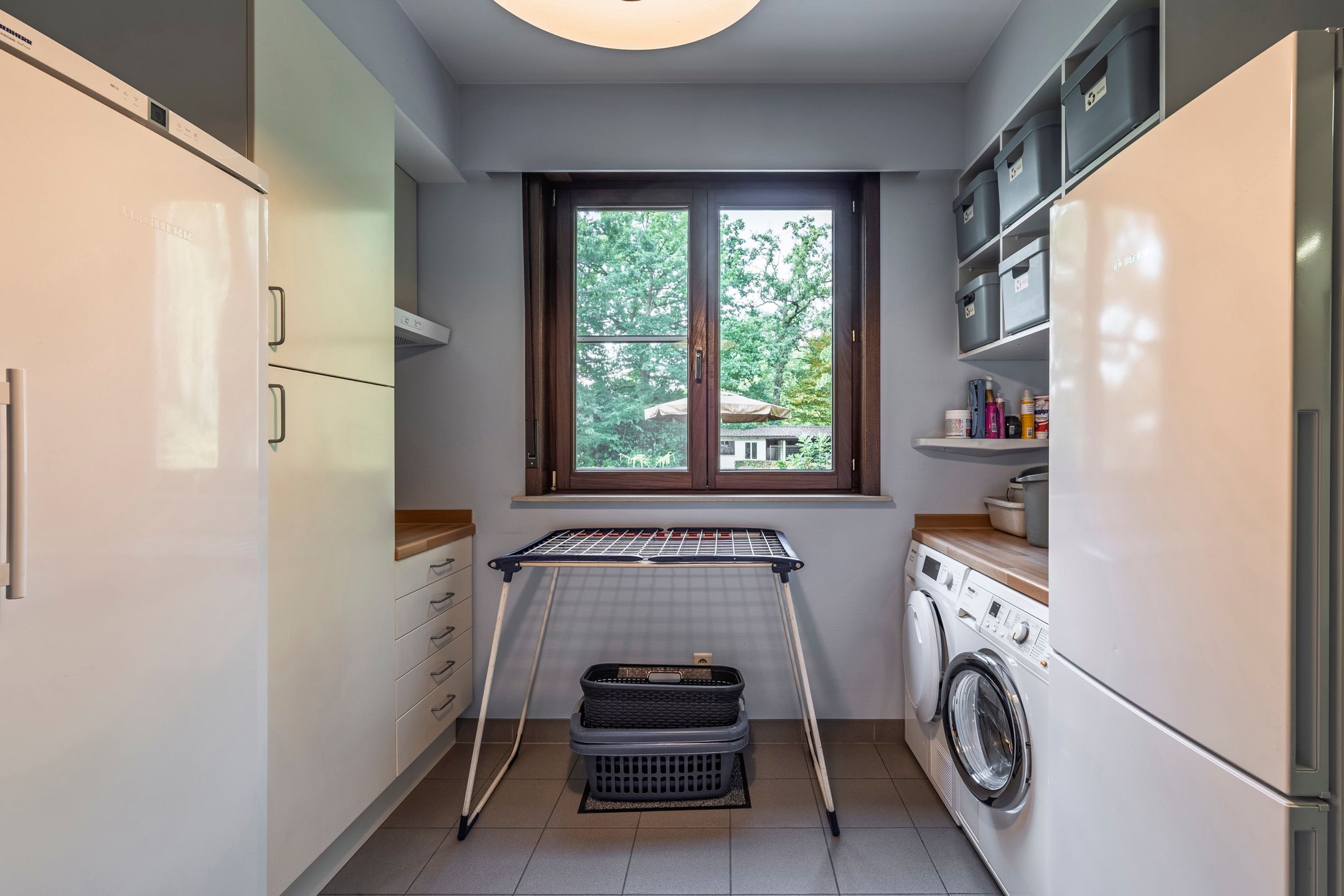 Ruime villa met aangelegde tuin foto 16