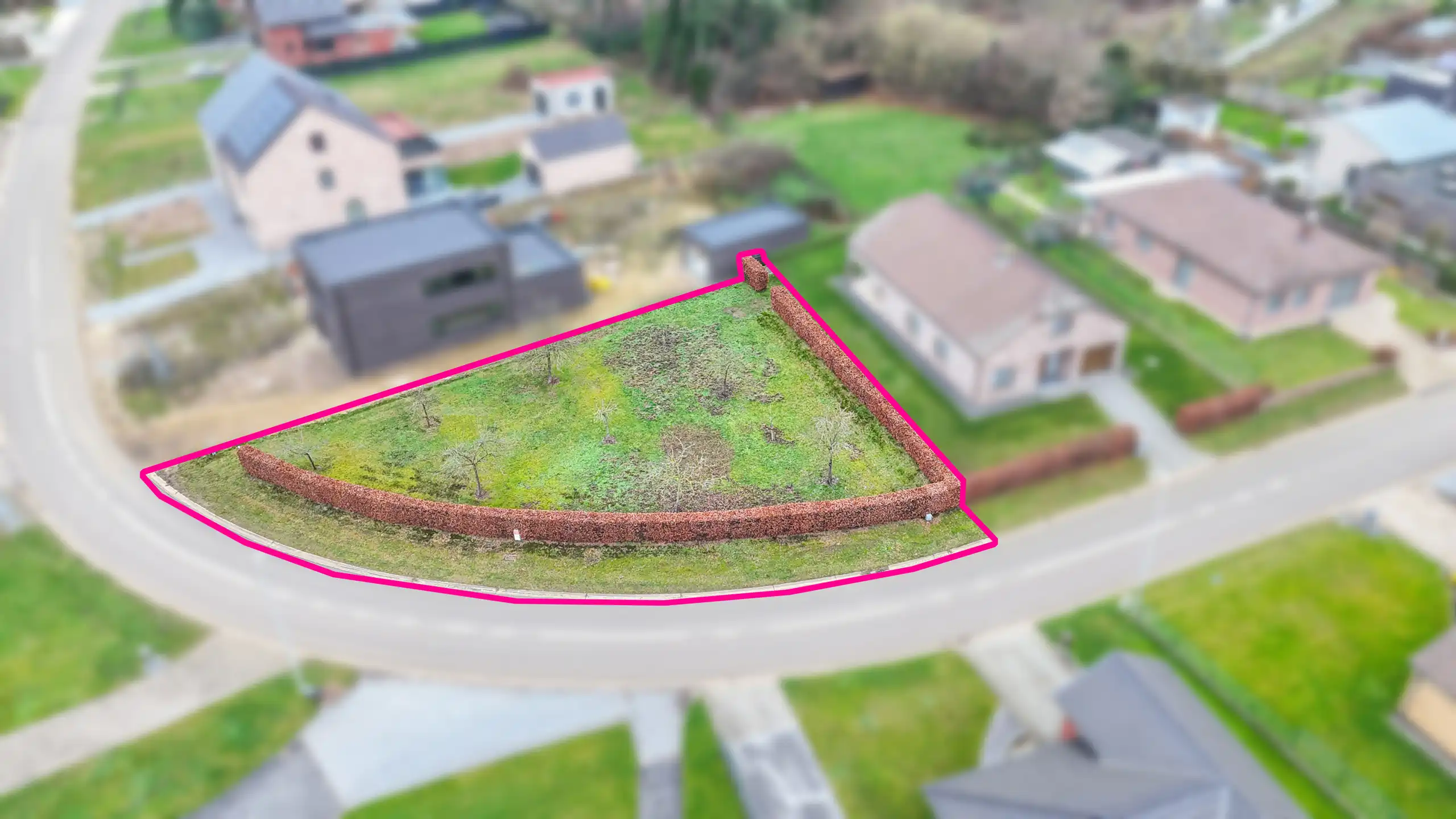 Mooi hoekperceel van 6.73 are voor open bebouwing! foto {{pictureIndex}}