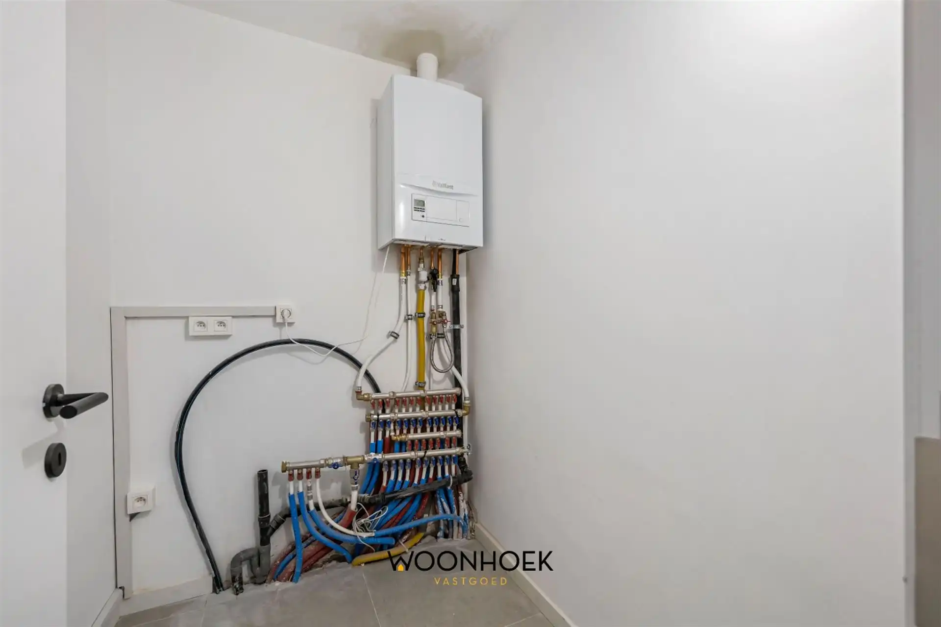 Gerenoveerde, 6-slpk woning, zonnige tuin en 2 bdkms te Sint-Niklaas! foto 20