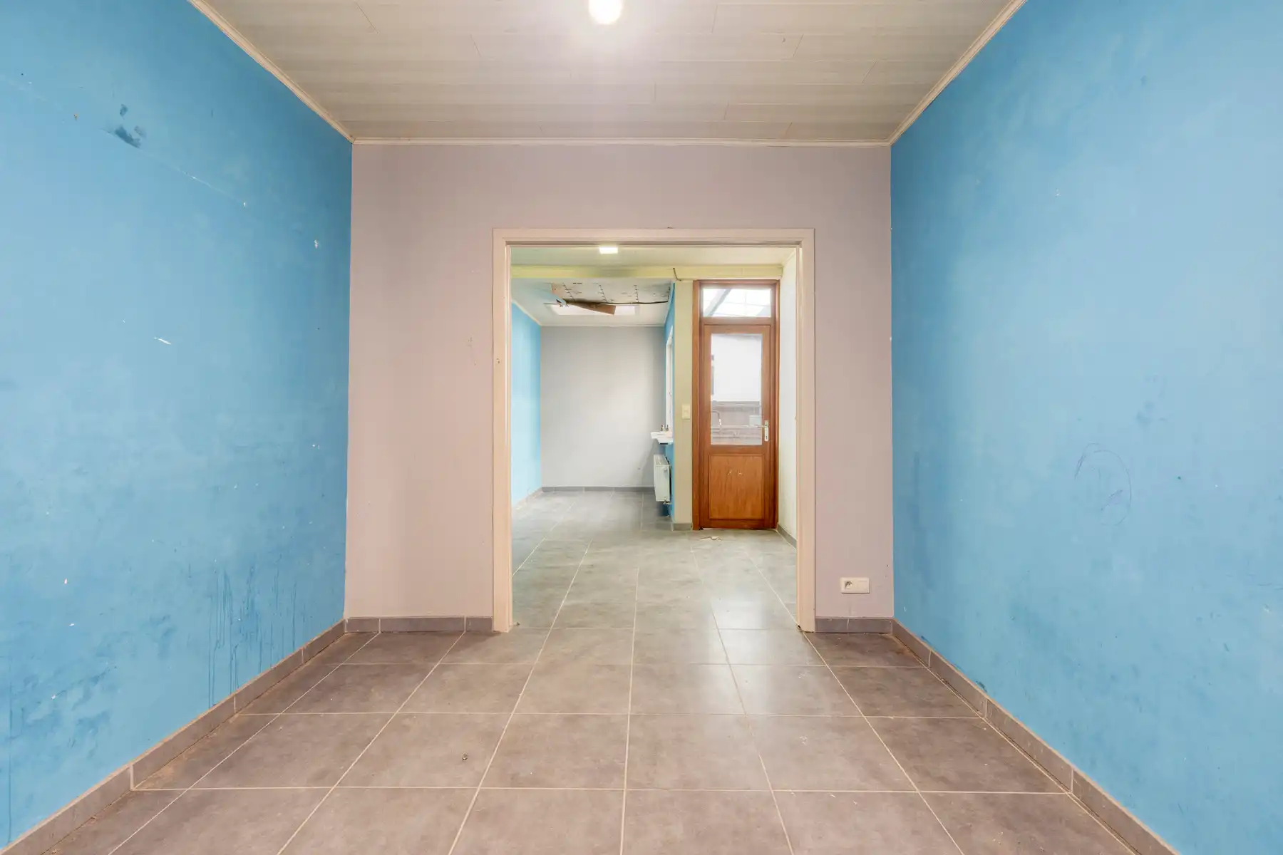 Te renoveren halfopen bebouwing met 3 slaapkamers - 621 m² foto 8