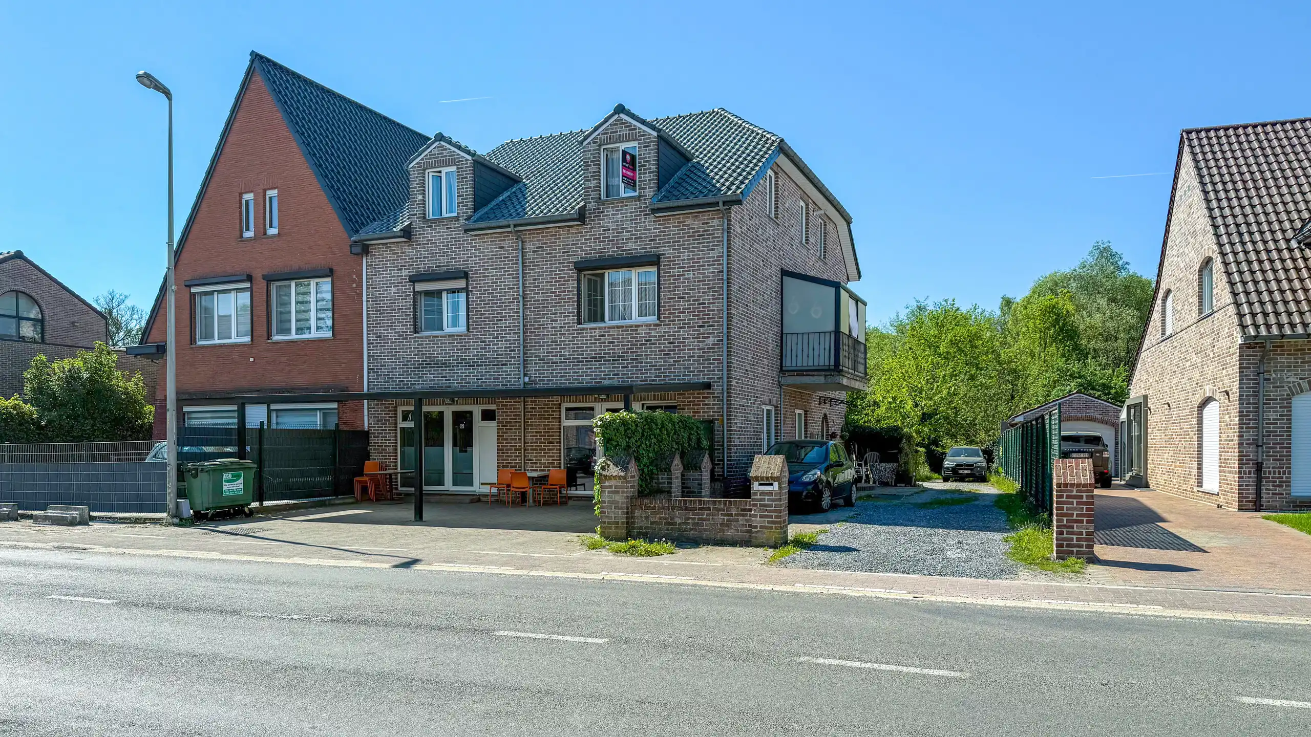 Instapklaar appartement met 2 slpks, balkon, tuin + parking! foto 15