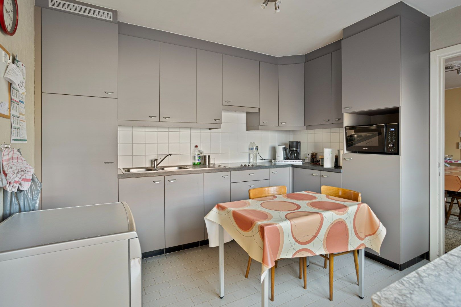 Te renoveren halfopen woning met 3 slaapkamers op een perceel van ca. 780 m² ! foto 13
