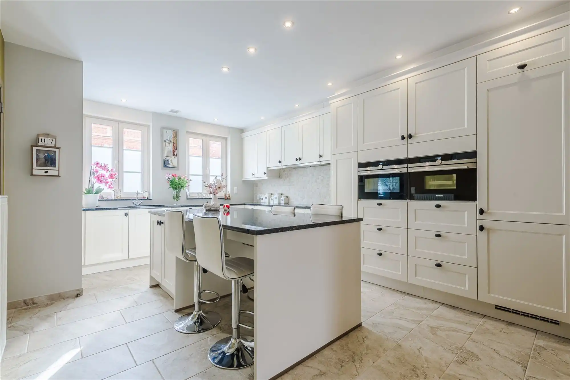 Kwaliteitsvol instapklaar huis met 3 slpks, 2 badks en tuin foto 6