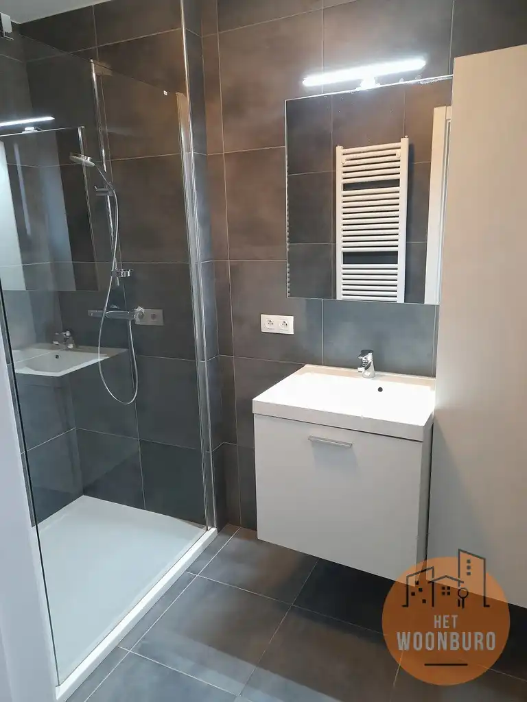 Recent appartement 2e verd. met één slpk en terras foto 7