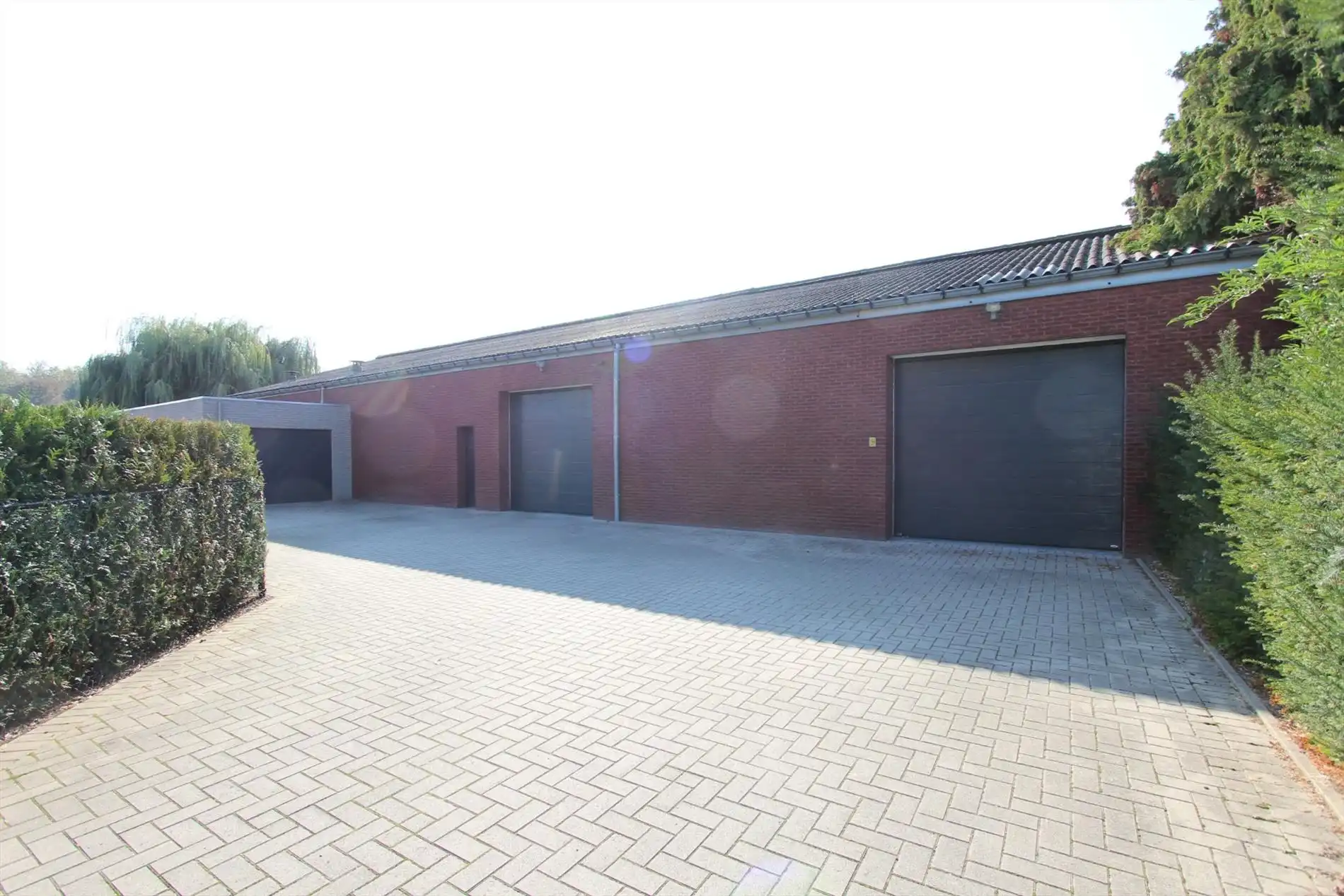 RUIM GELIJKVLOERS APPARTEMENT MET TUIN EN GARAGE foto 11