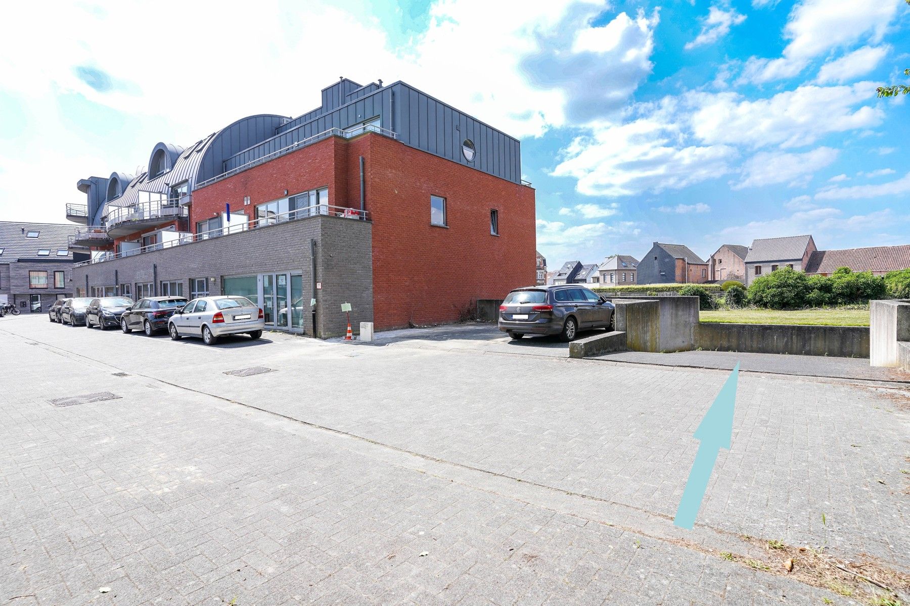 Ondergrondse autostaanplaats nabij centrum Londerzeel foto {{pictureIndex}}