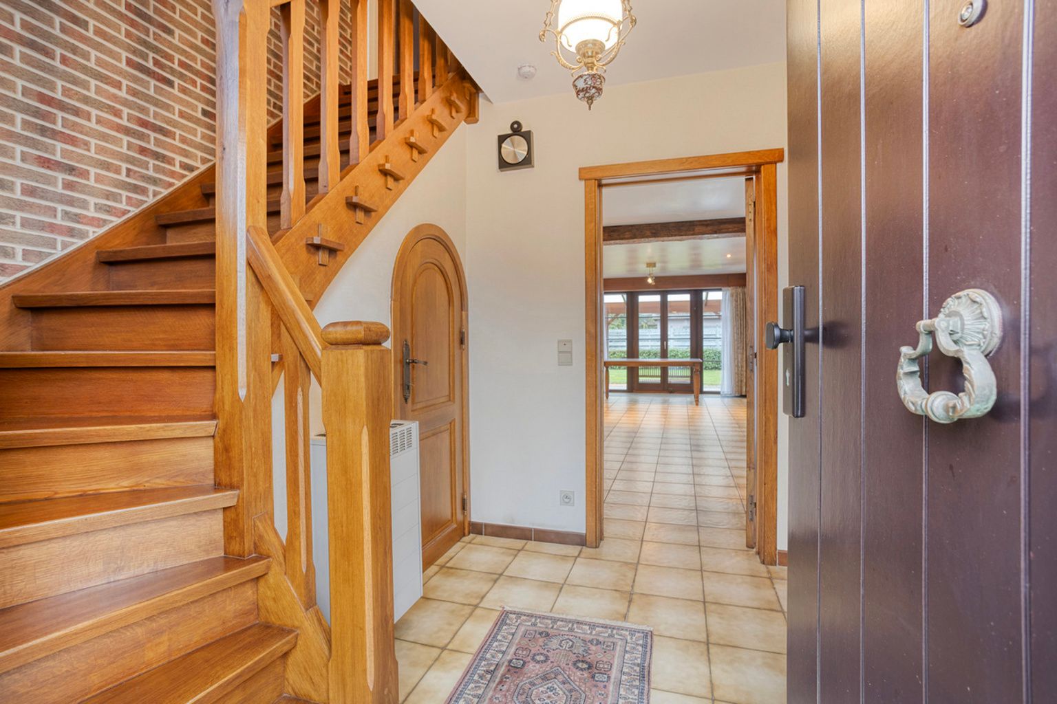 Uitstekend onderhouden driegevelwoning op topligging foto 2