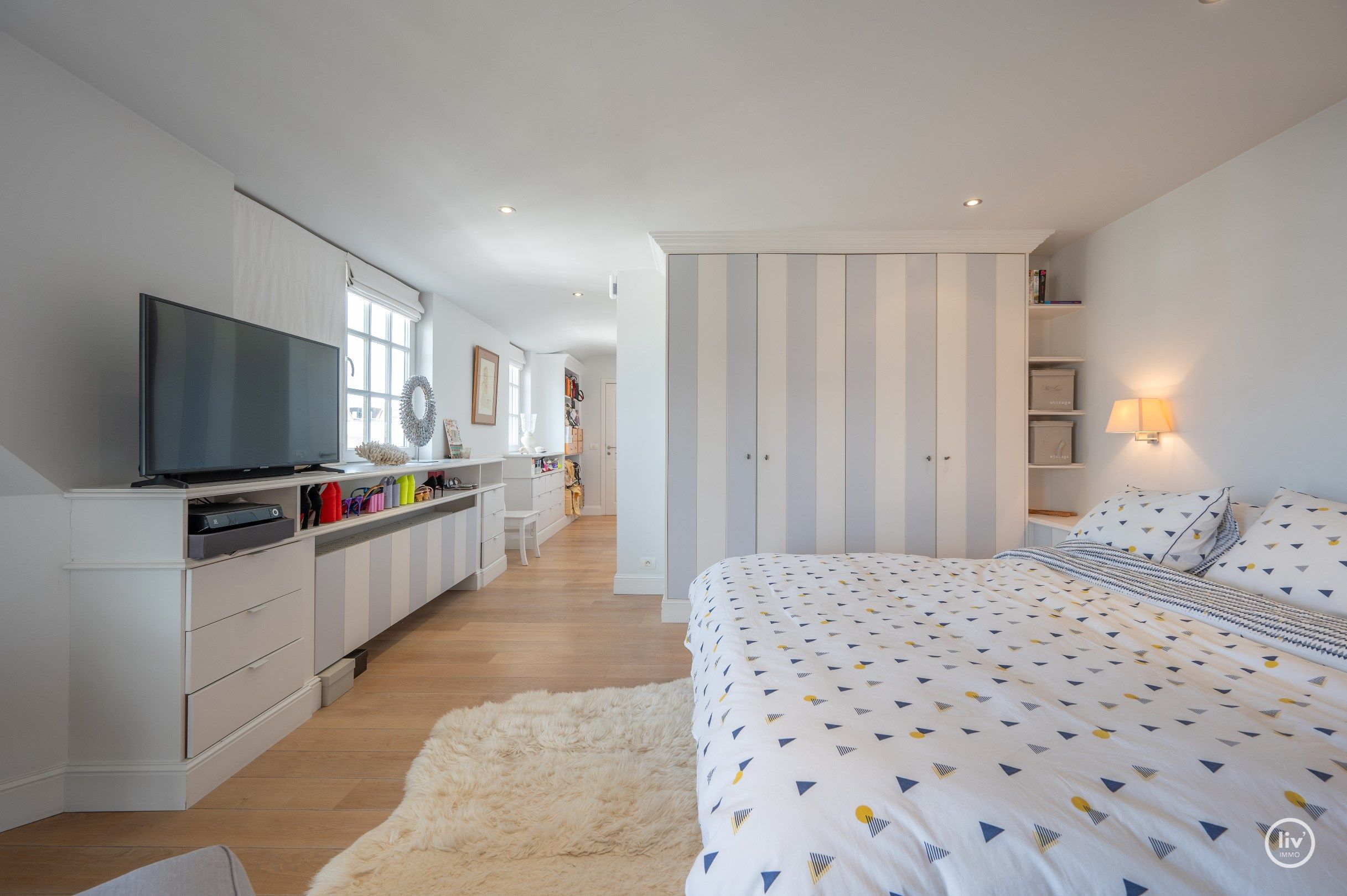 Ruim (160 m2) HOEKduplex met magnifieke open zichten op de Dumortierlaan te Knokke.  foto 23