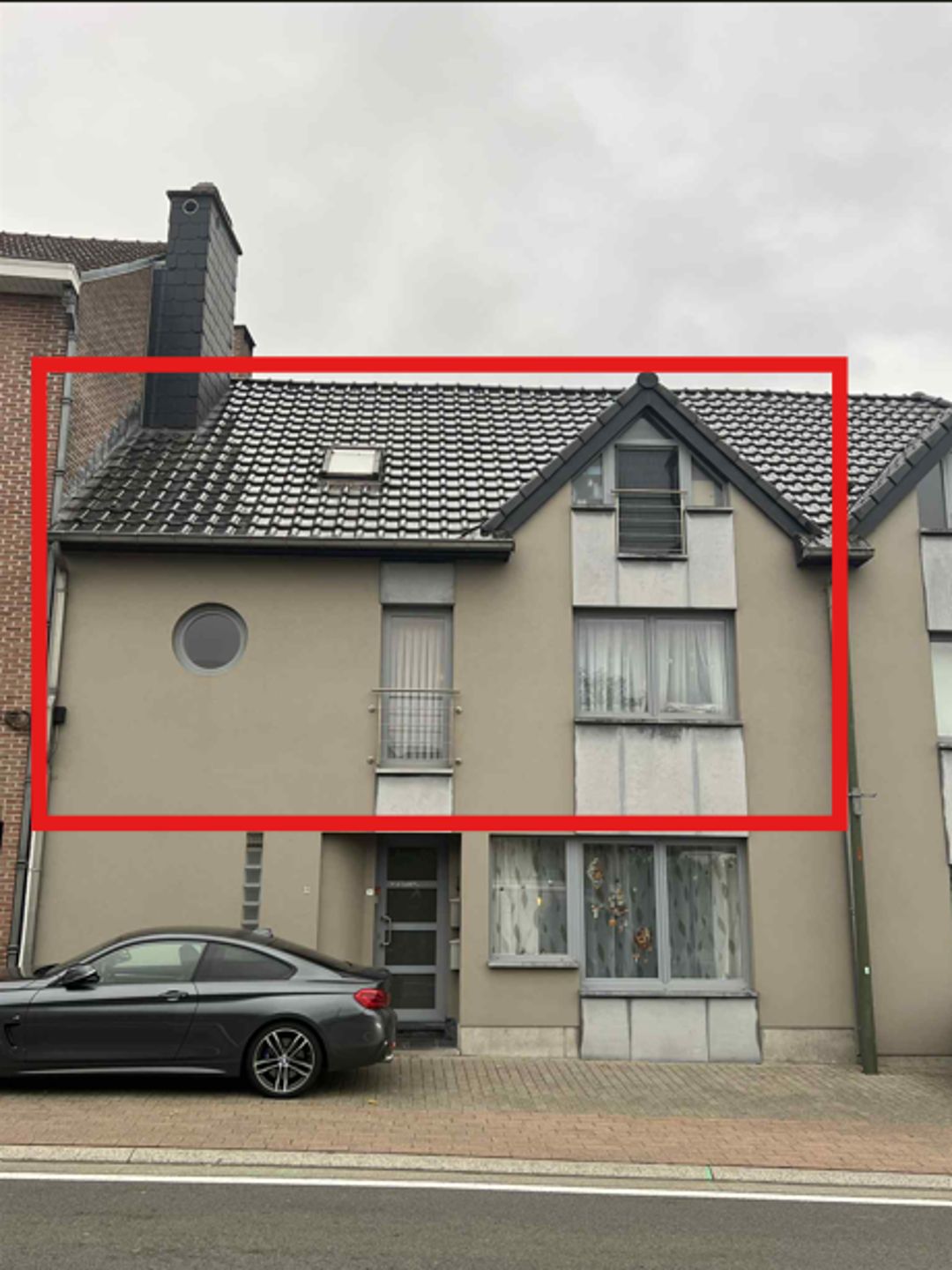Gezellige duplexappartement met groot terras nabij station. foto {{pictureIndex}}
