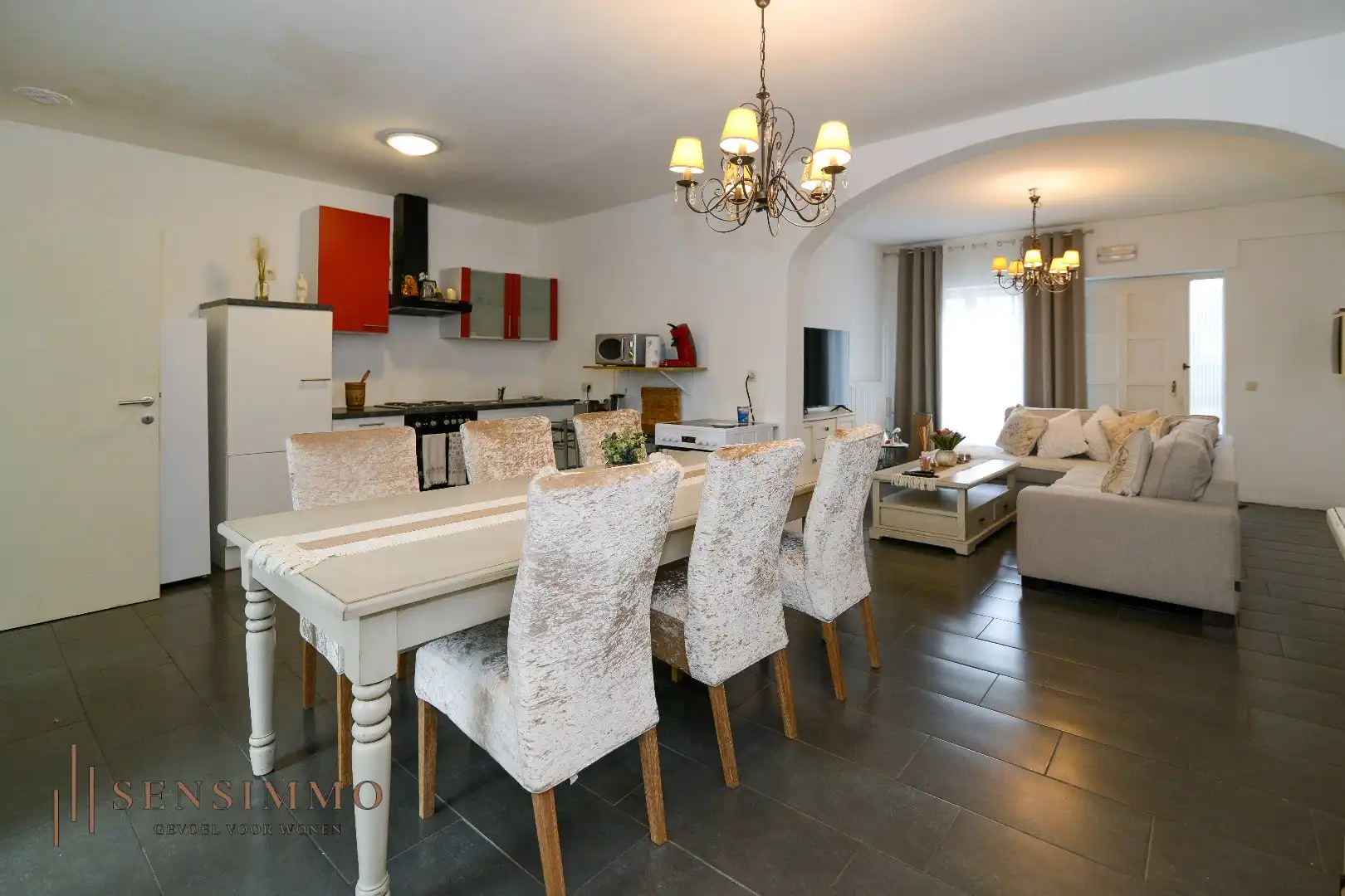 Prachtig gelegen gelijkvloers appartement met terras + P foto 4