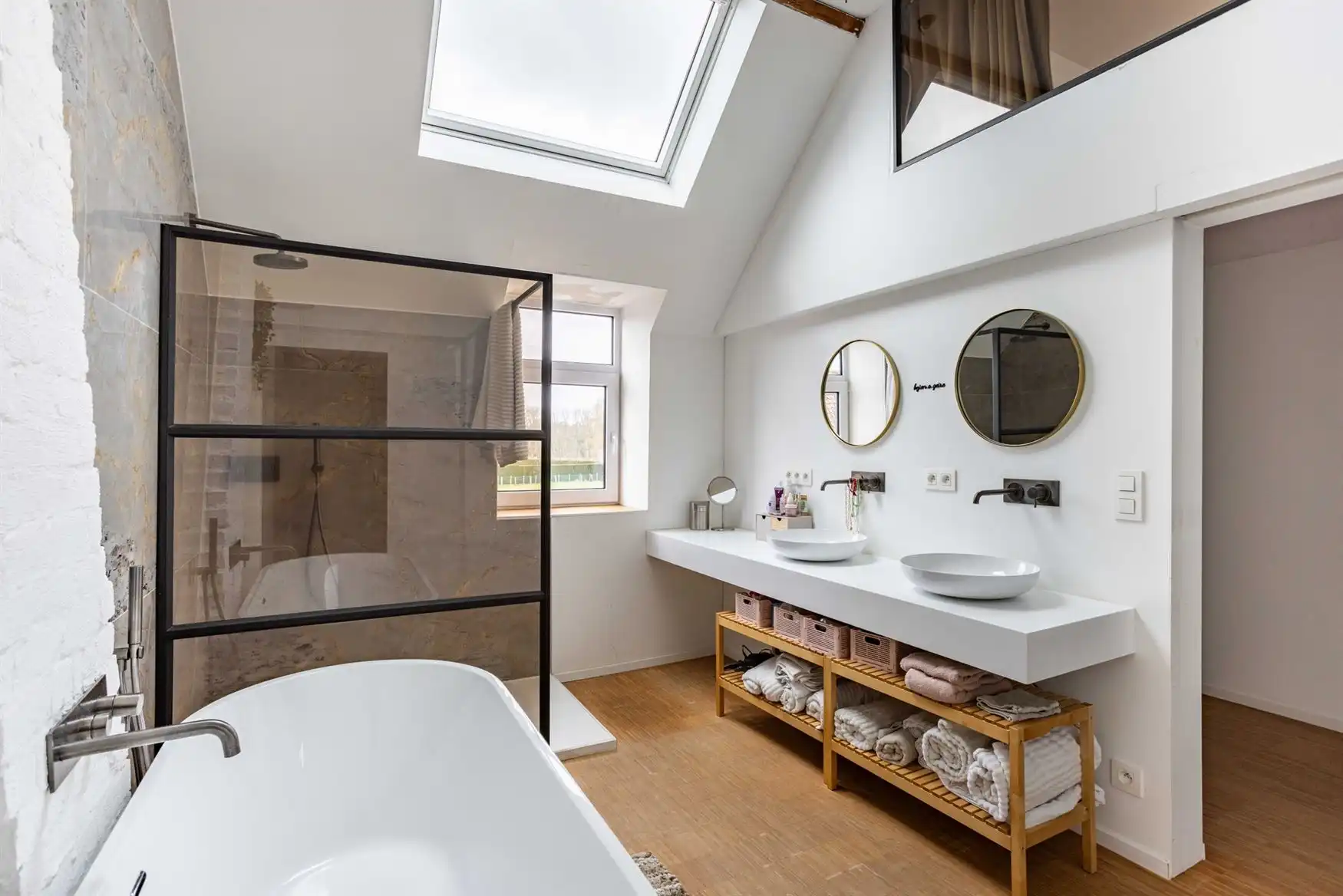 Karaktervolle open bebouwing met tuin in Hansbeke foto 11