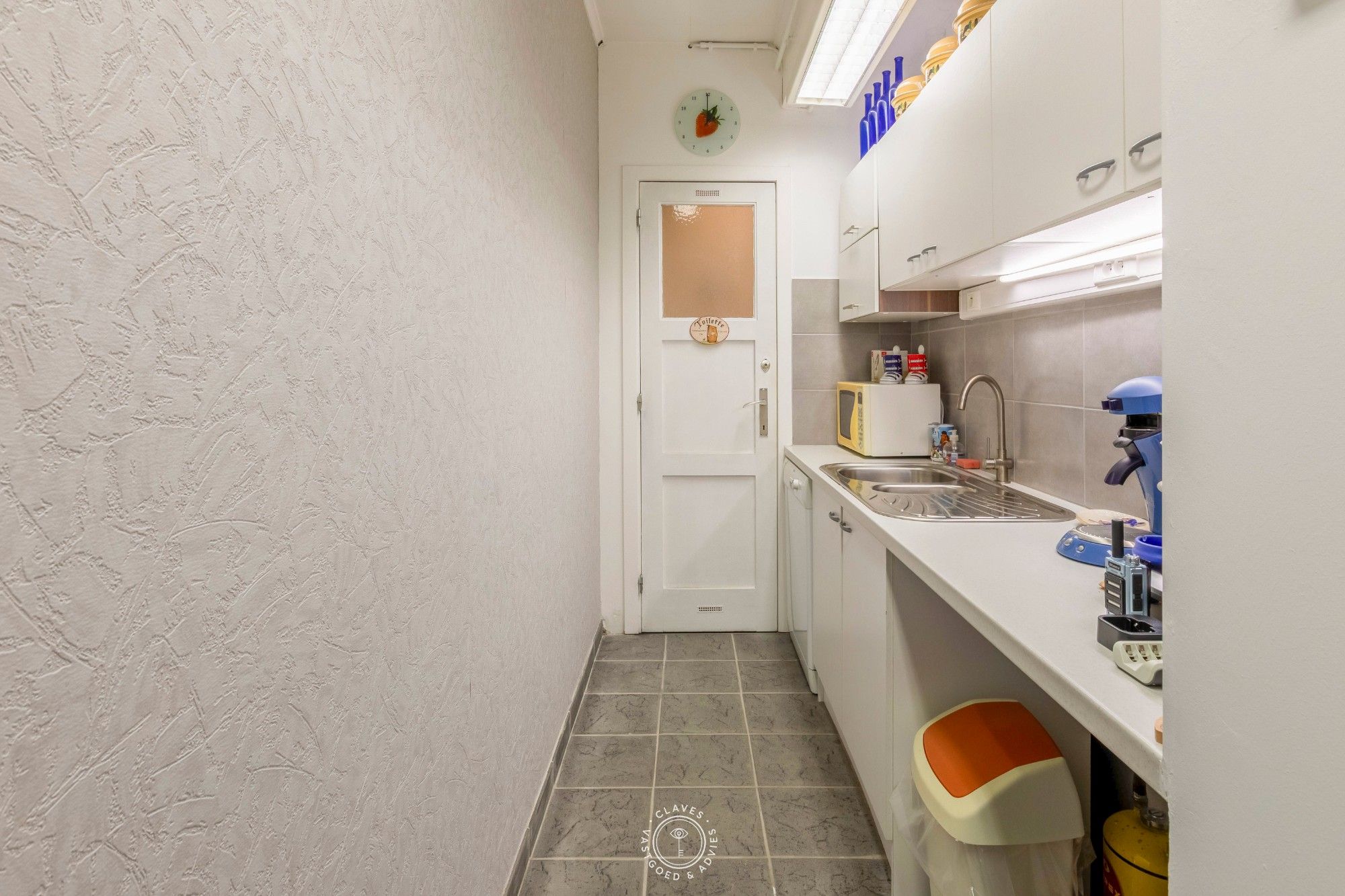 Opbrengsteigendom (ruime burgerwoning) bestaande uit 2 appartementen en garage foto 18