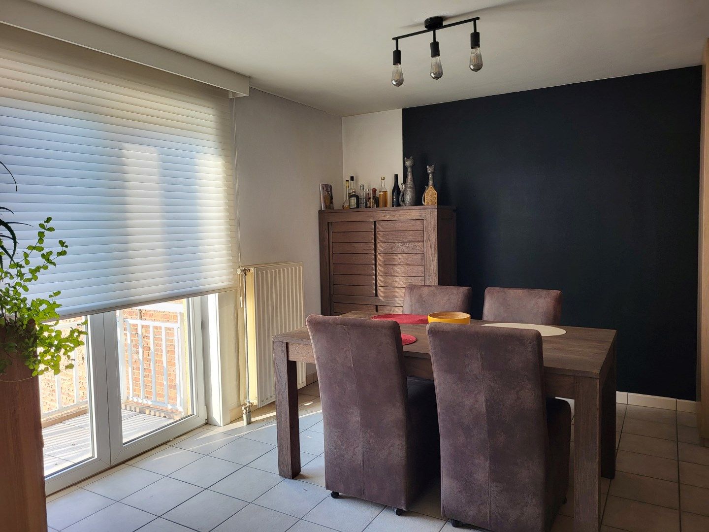 Opbrengsteigendom gelegen in de dorpskern van Merendree foto 4