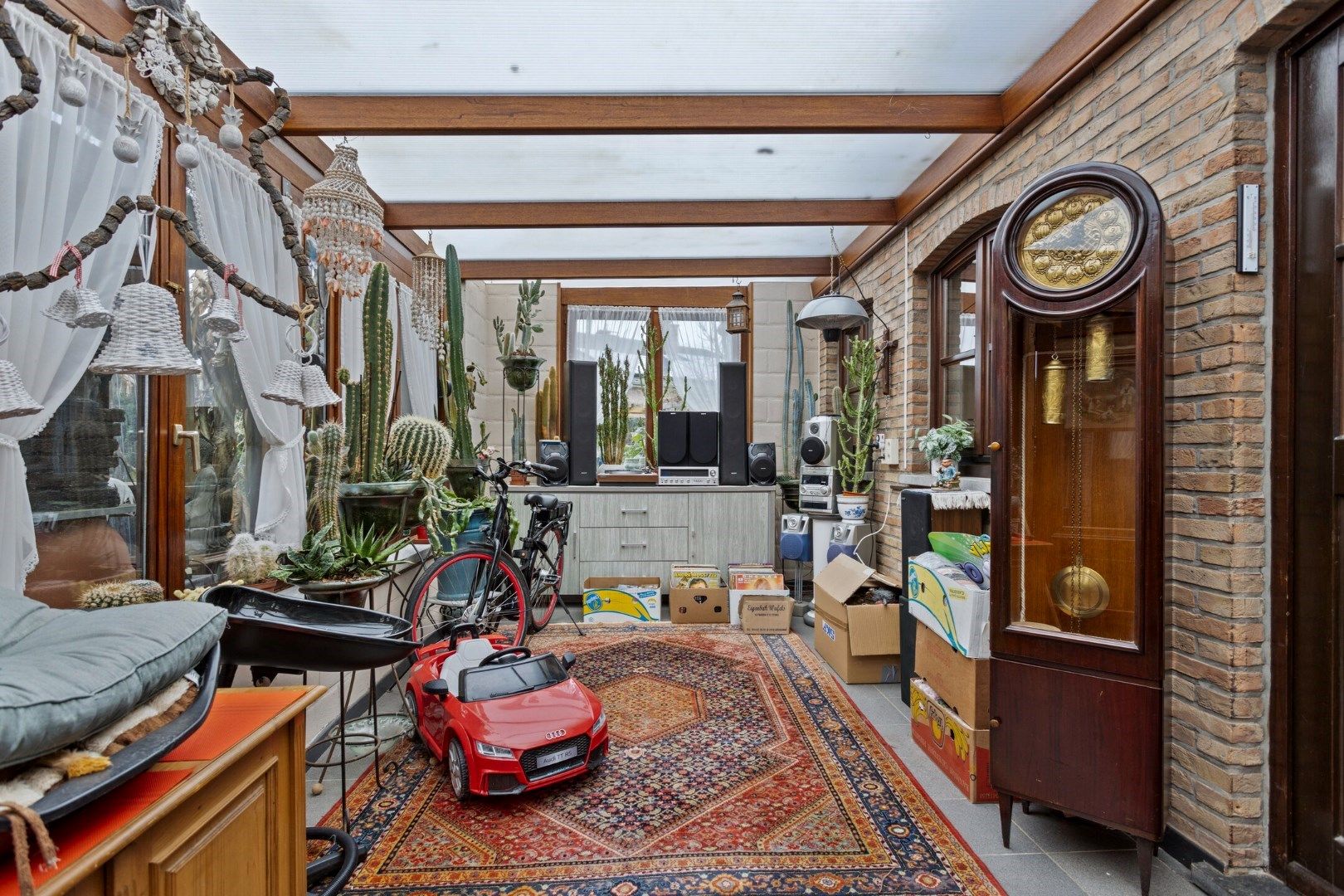 Verzorgde gezinswoning met 3 slaapkamers en inpandige garage - landelijke ligging foto 10