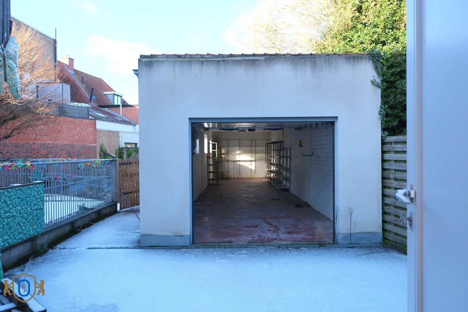 Commercieel hoekpand met garage en tuin foto 5