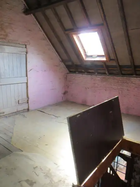 Totaal te renoveren woning op groot perceel van ca. 1270m² foto 19