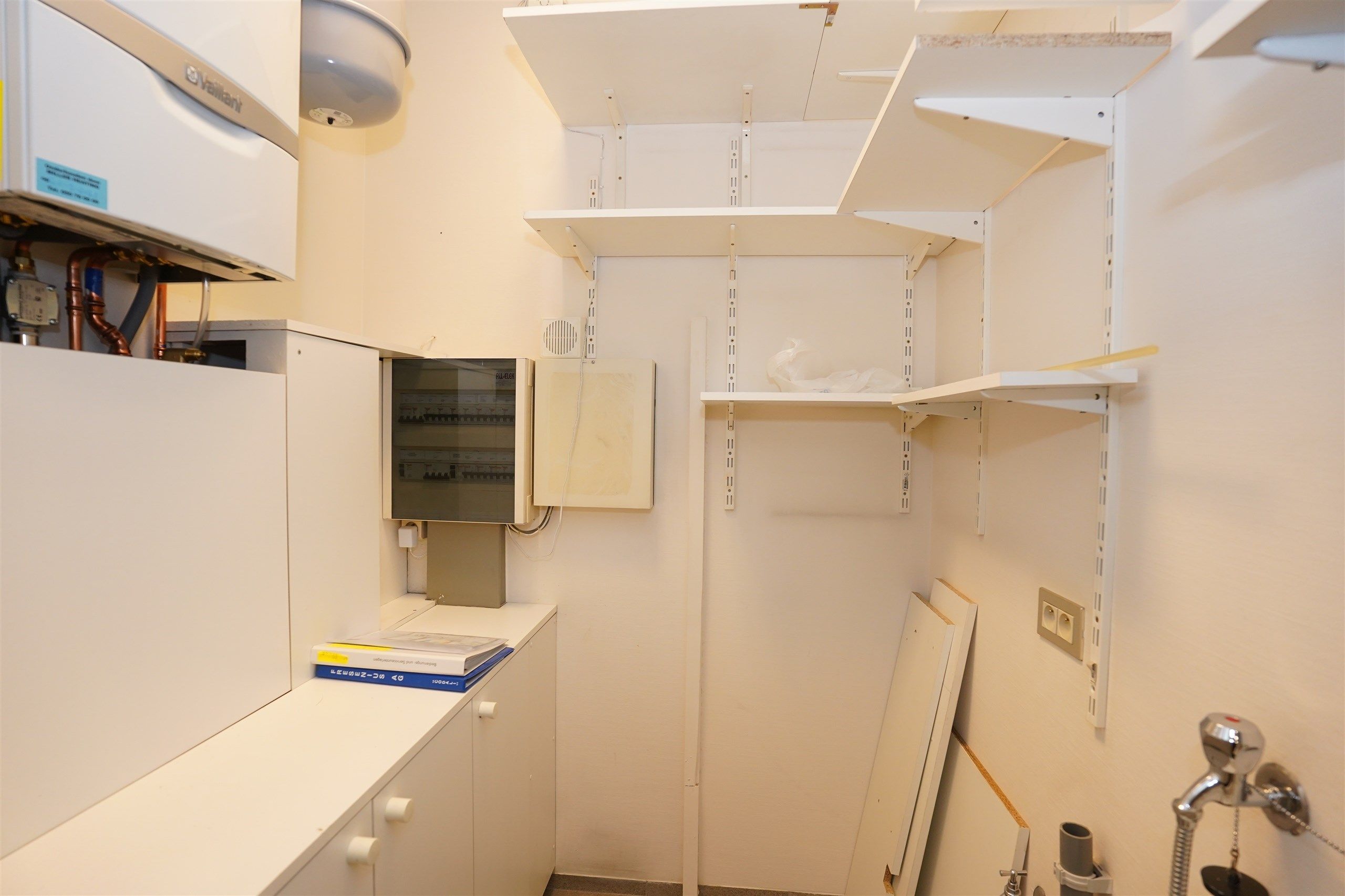 Luxeappartement met 2 slpks, 2 badk, dressing & staanplaats foto 23