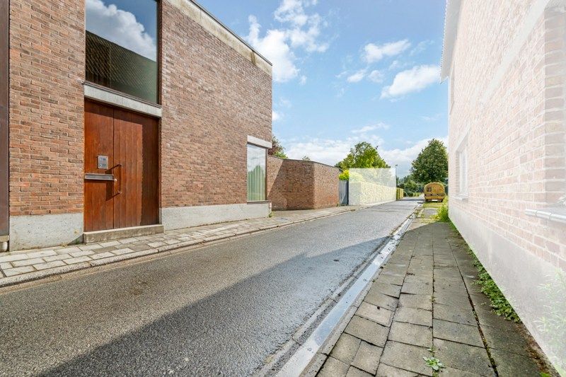 Instapklare architecturale woning met prachtige tuin en uitstekende ligging foto 3
