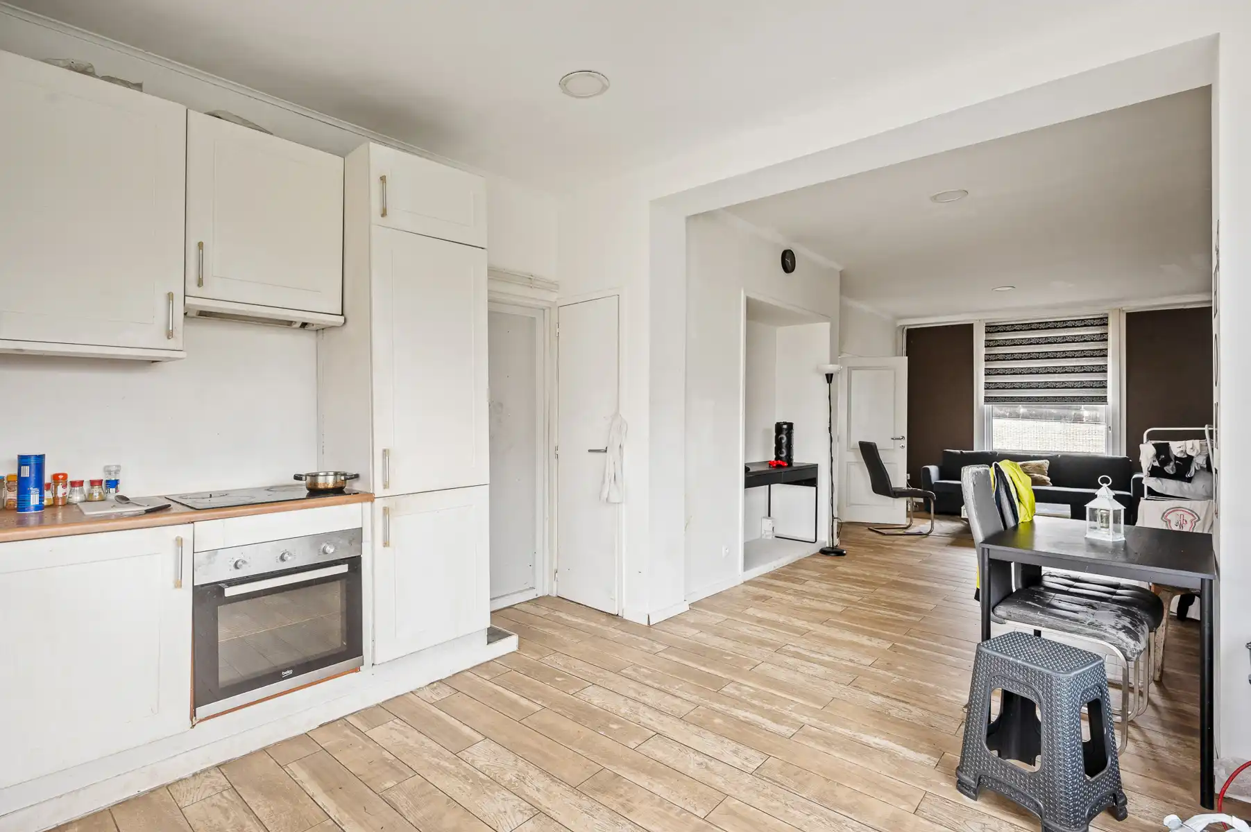 Commercieel gelegen terrein met woning foto 11