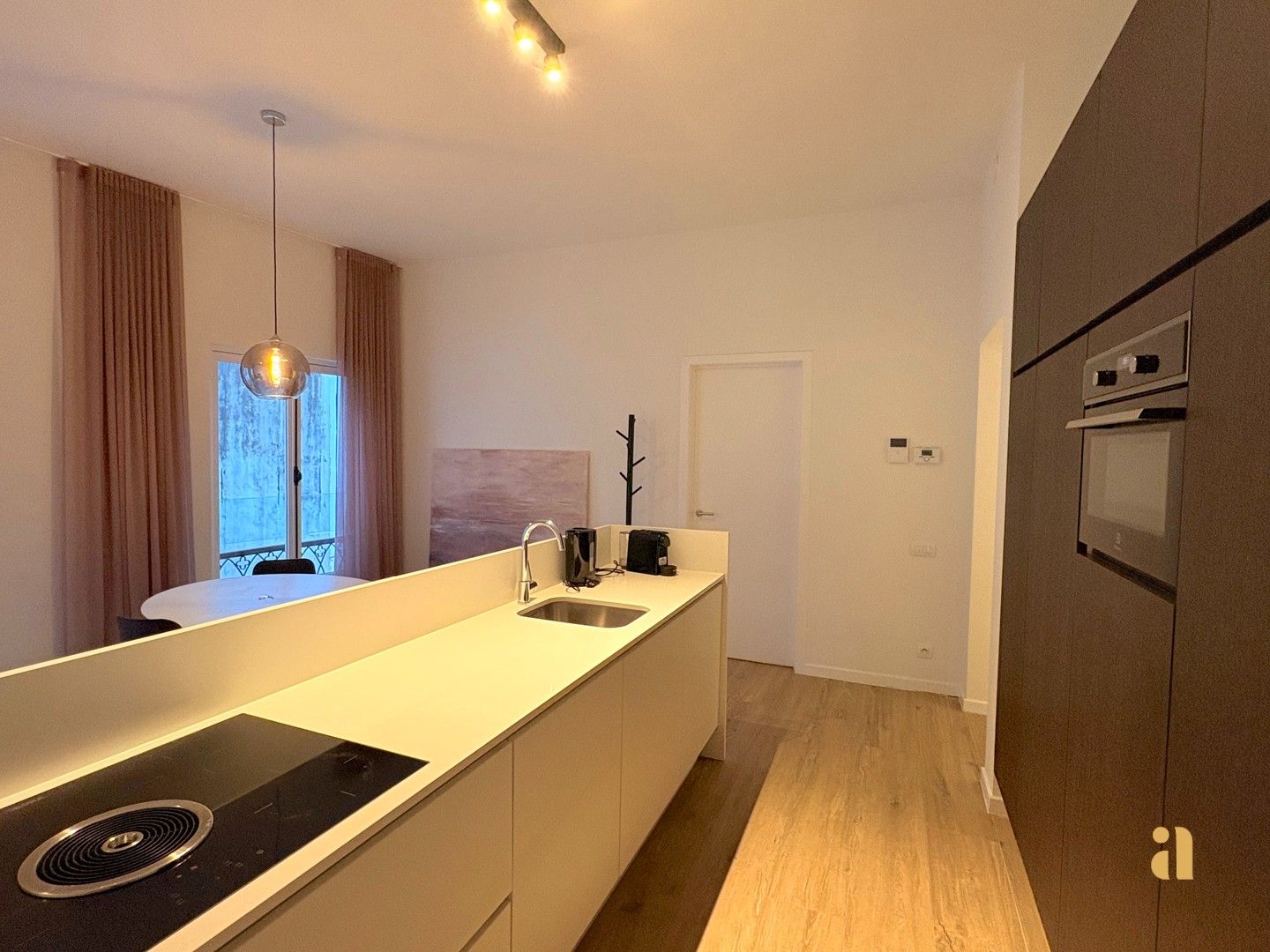 Stijlvol gemeubeld appartement te huur foto 4