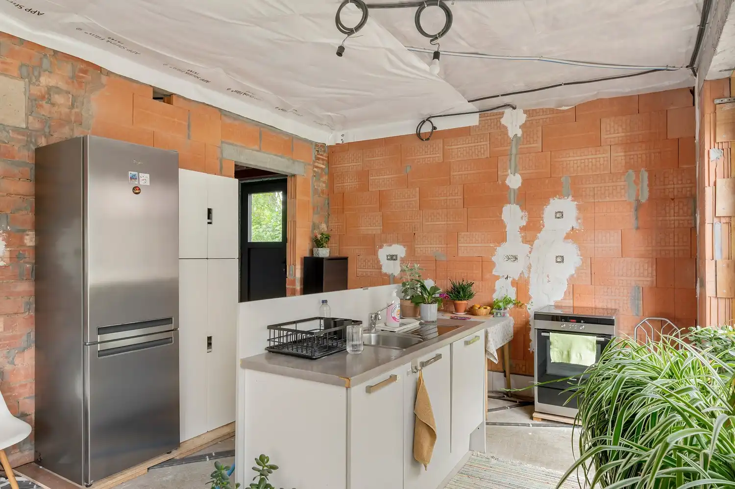 Ruime rustige vrijstaande woning met nieuwbouw-uitbouw foto 9