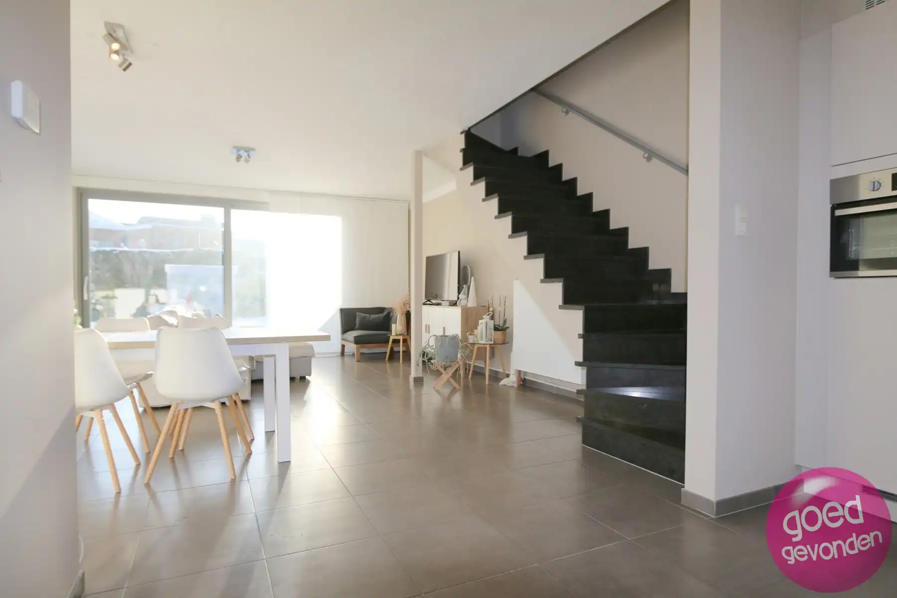 MODERNE WONING - 3 SLK - TUIN - TERRAS - CARPORT foto 8