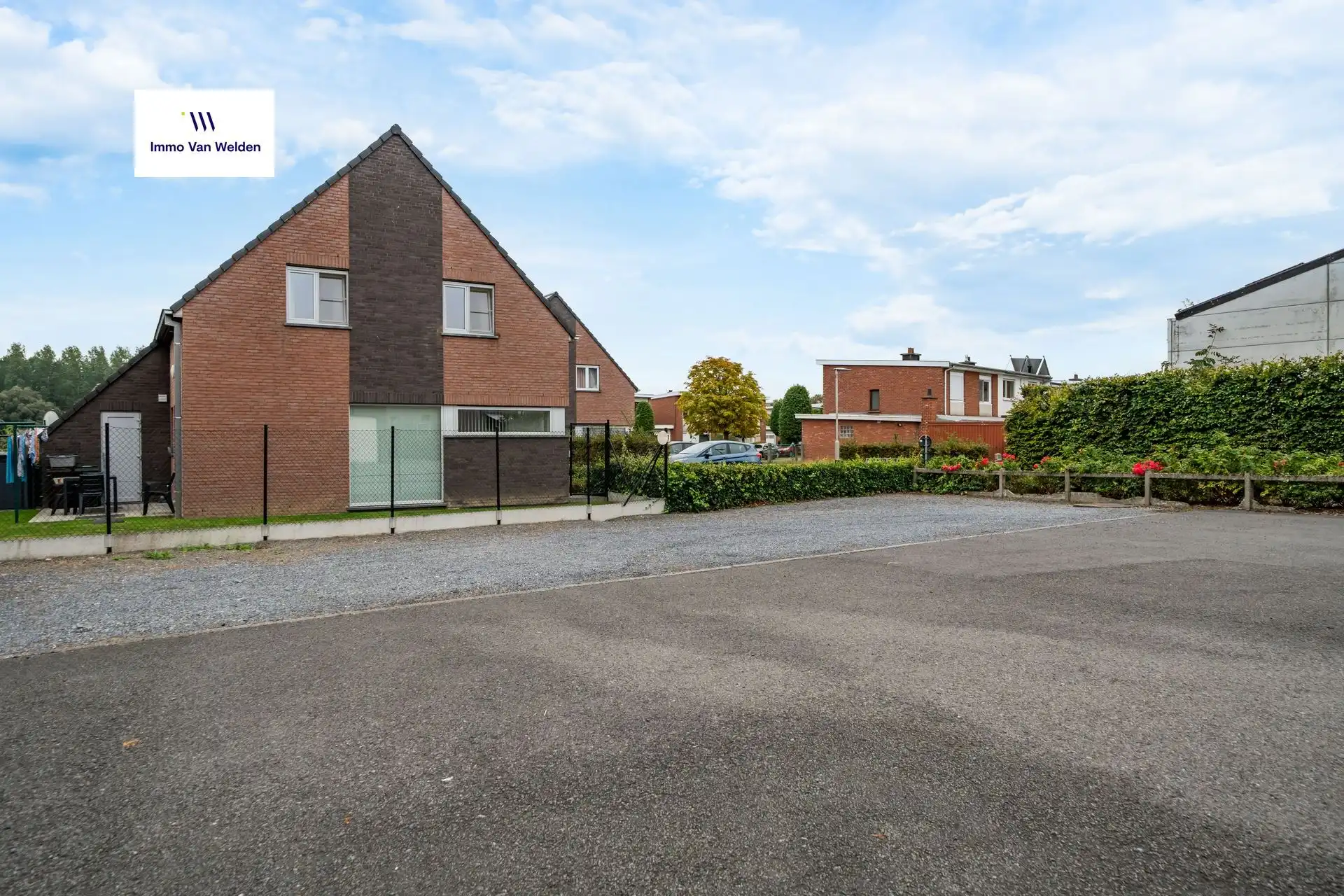 Ruim appartement met twee terrassen te Eine foto 14