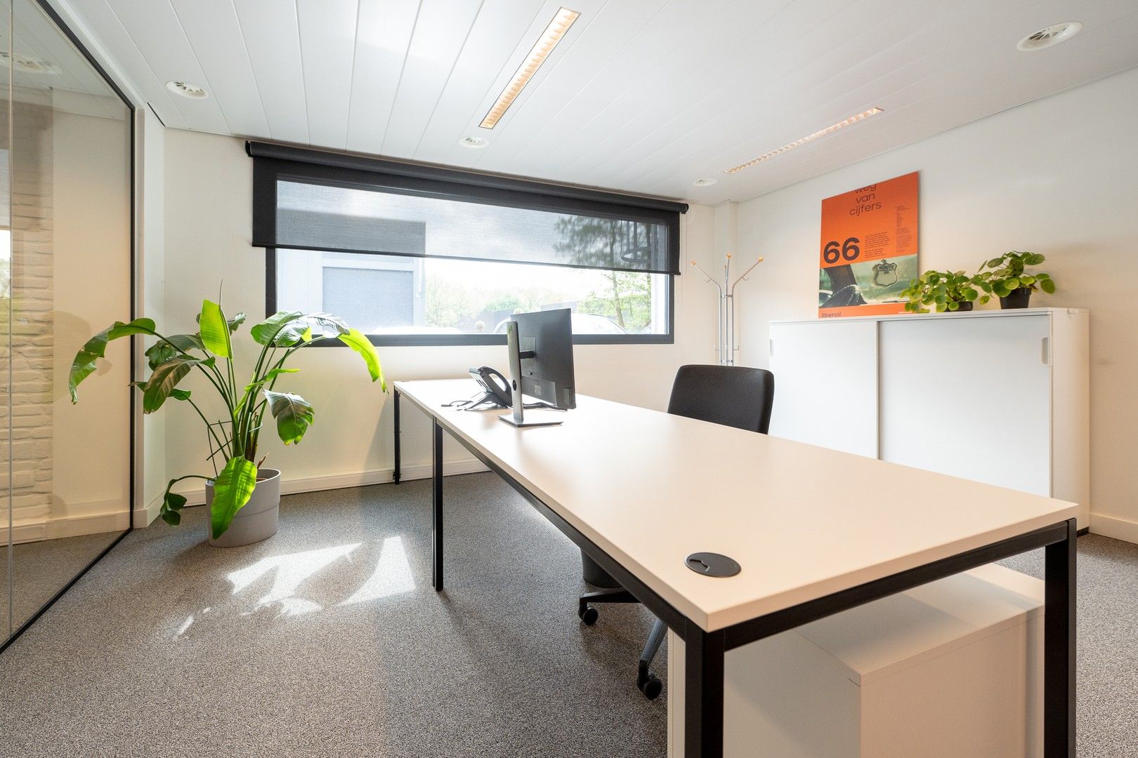 Compleet uitgeruste kantoorruimtes op de Brechtsebaan! foto 16