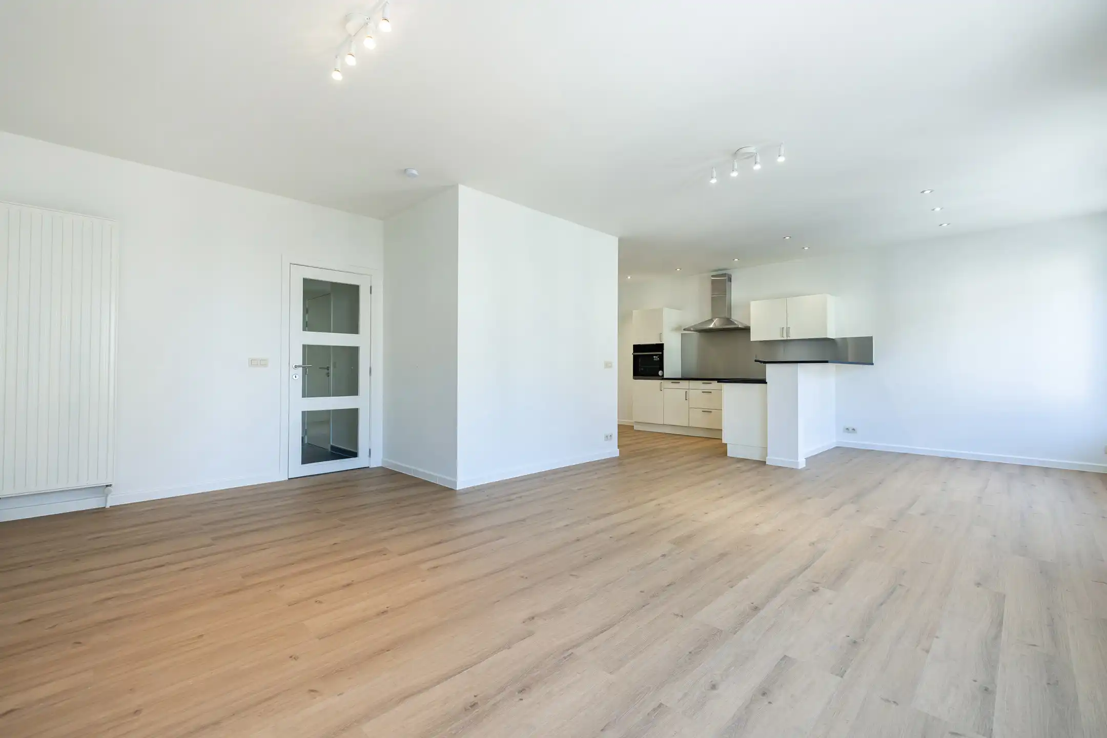 Gerenoveerd appartement met 2 slpkamers van ± 100m² foto 4
