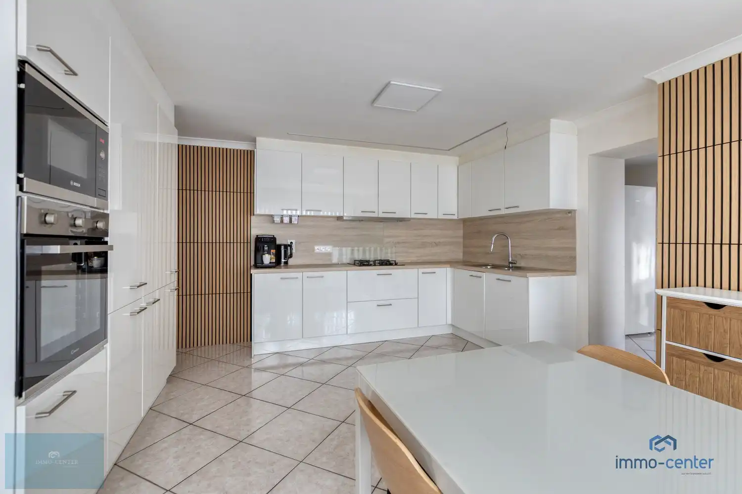 🏡 Instapklare ruime woning met 4 slaapkamers, 2 badkamers foto 7