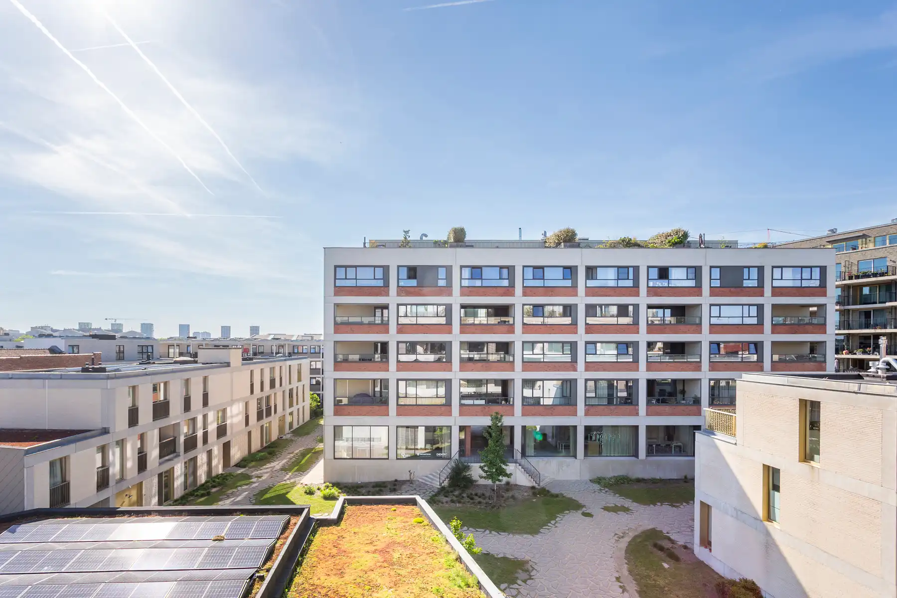 Modern 2-slaapkamerappartement met terras nabij het Eilandje foto 6