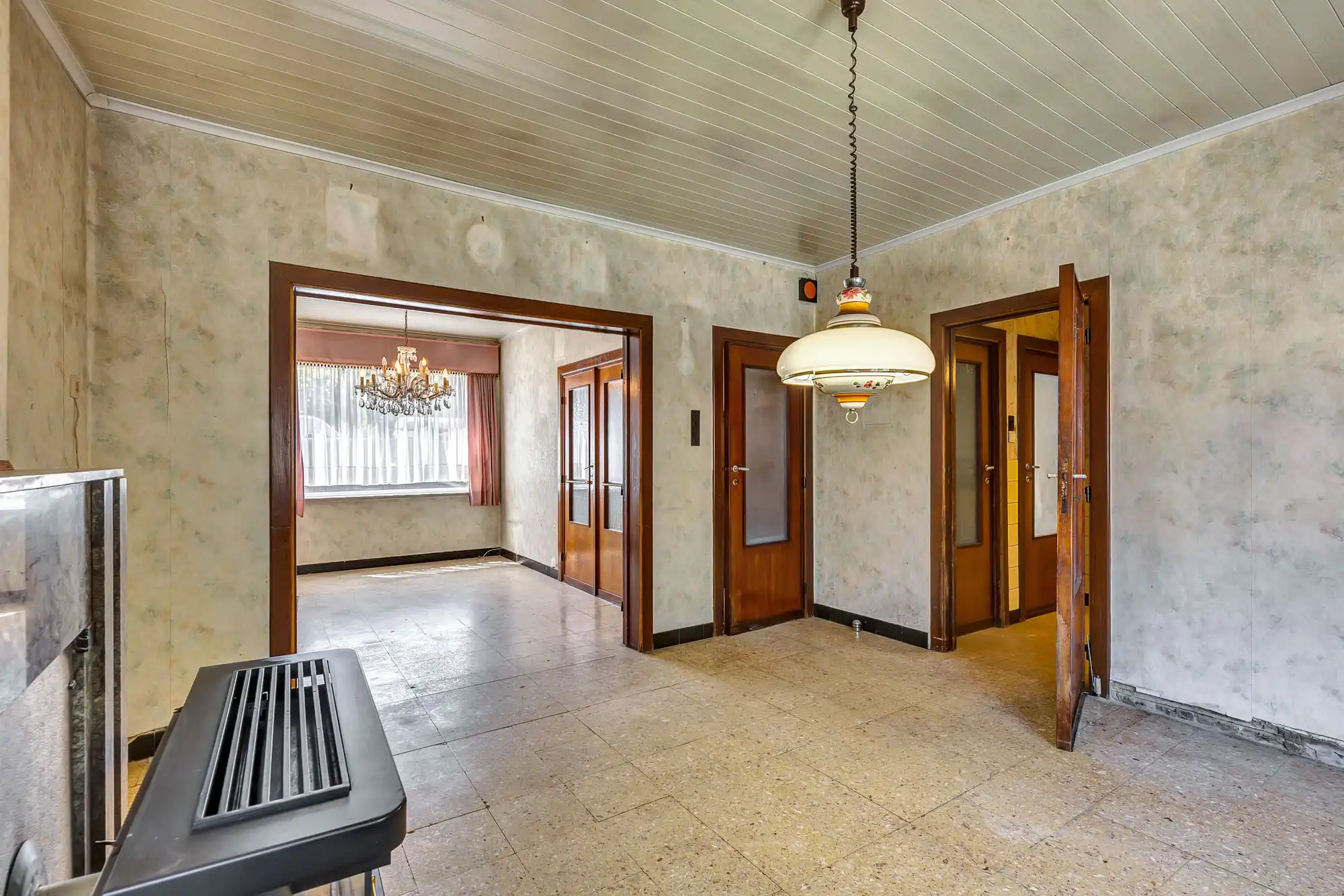 Te renoveren woning met garage foto 12