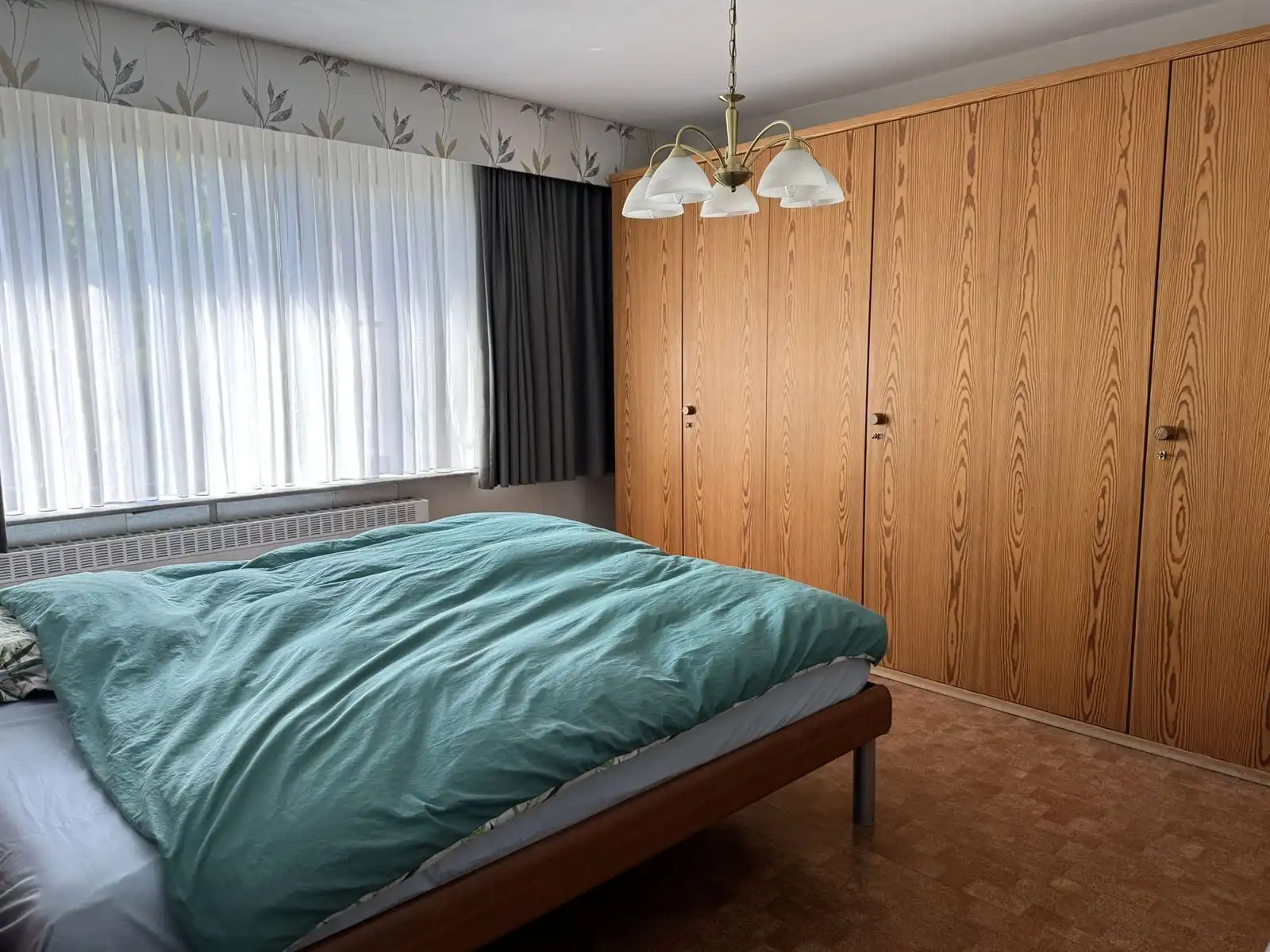 Gesloten bebouwing met garage foto 11