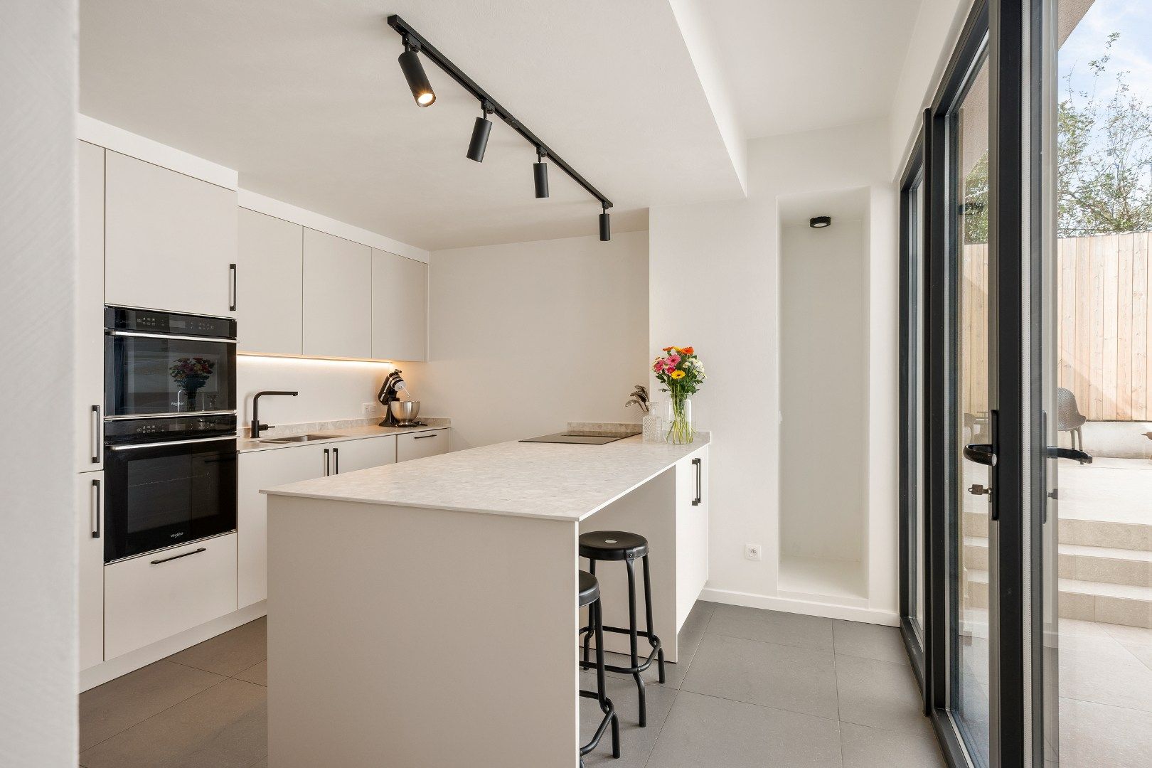 Instapklare, energiezuinige woning met 4 slaapkamers, garage en tuin in Menen foto 5