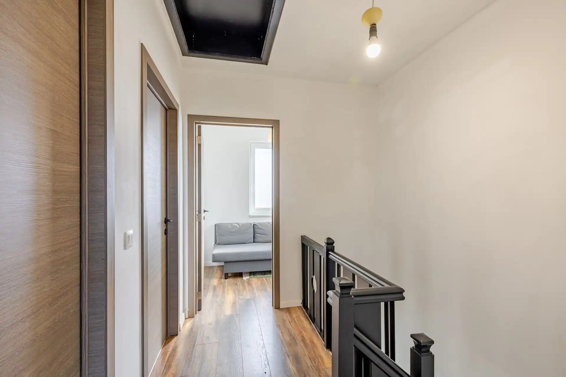 Instapklare woning met 2 slks, garage en tuin foto 9