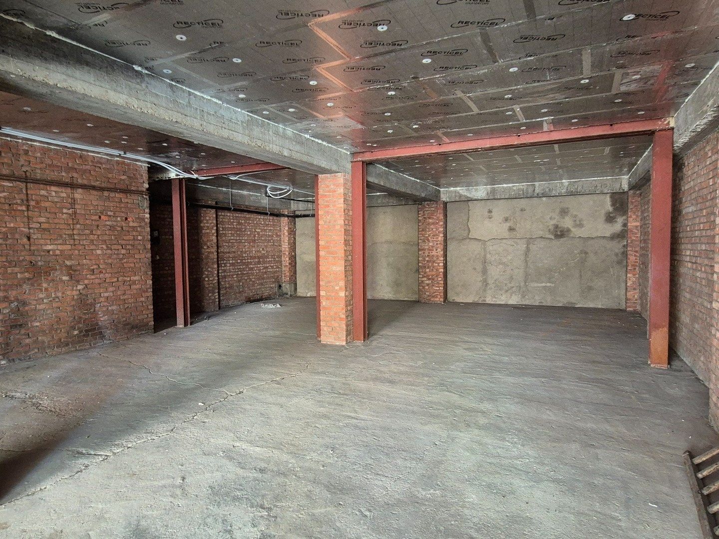 Ruim opslagplaats te Genk centrum foto 11