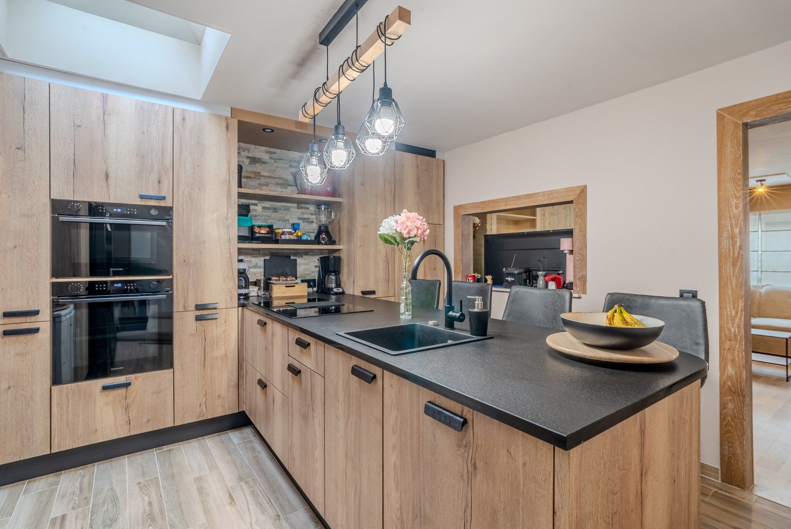 Betaalbare woning met 4 slaapkamers en buitenruimte!  foto 6