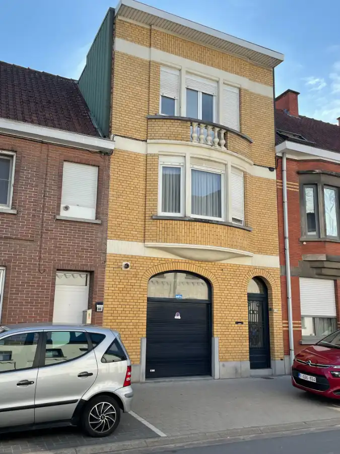Ruime ééngezinswoning met garage en stadstuin/terras foto 2