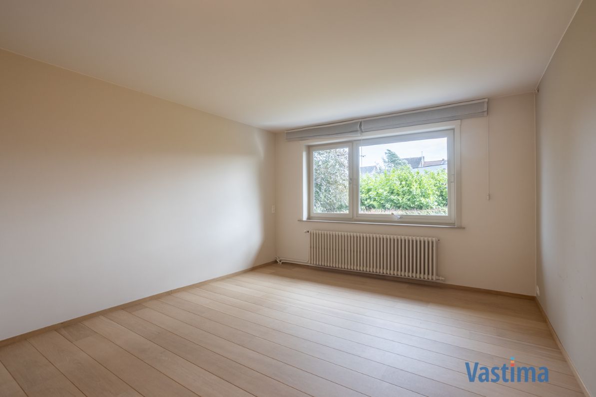 Lichtrijke villa met royale tuin vlak bij natuur & stadsleven foto 16