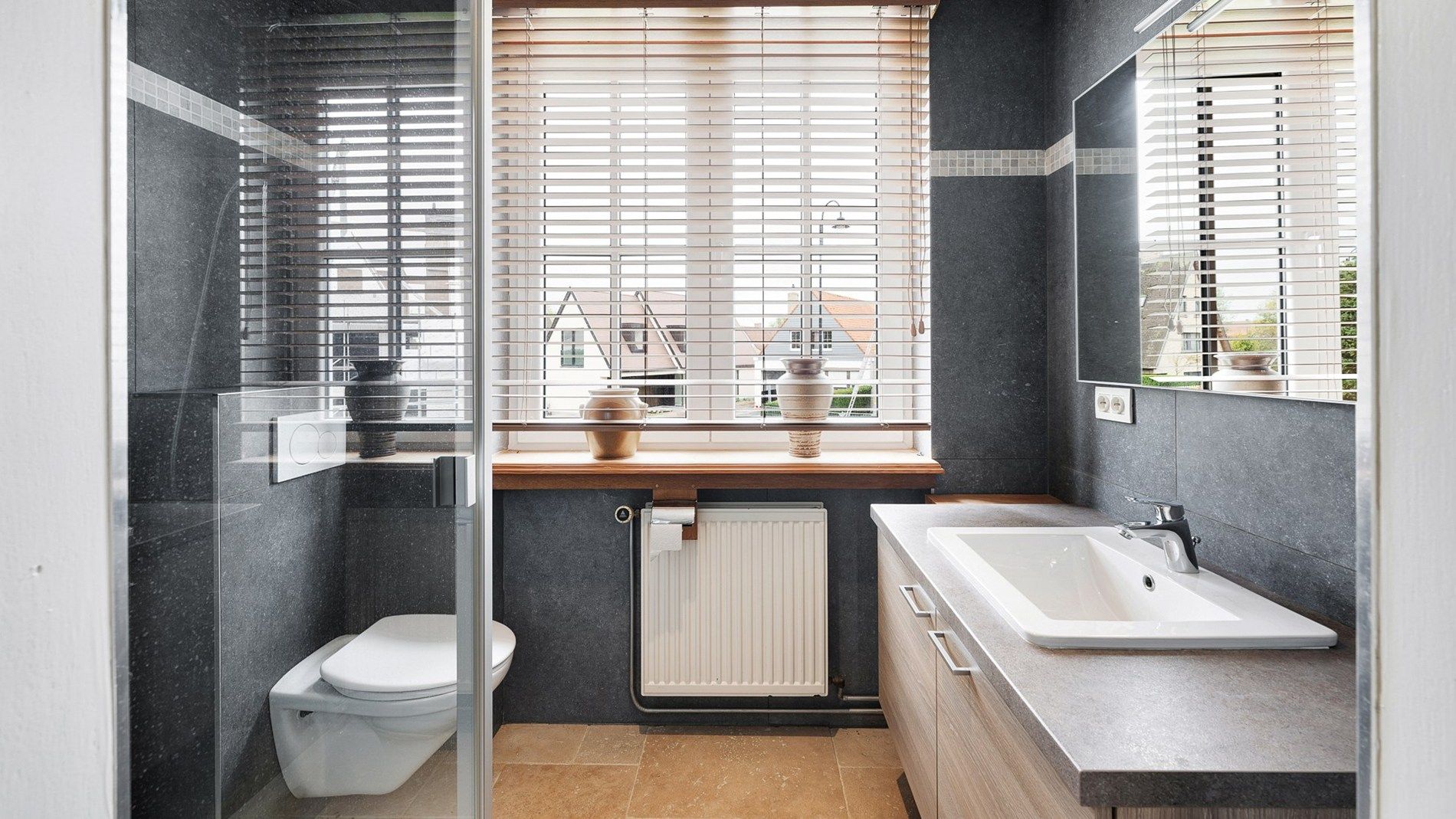 Woning met een leuke binnentuin en garage te Knokke foto 18